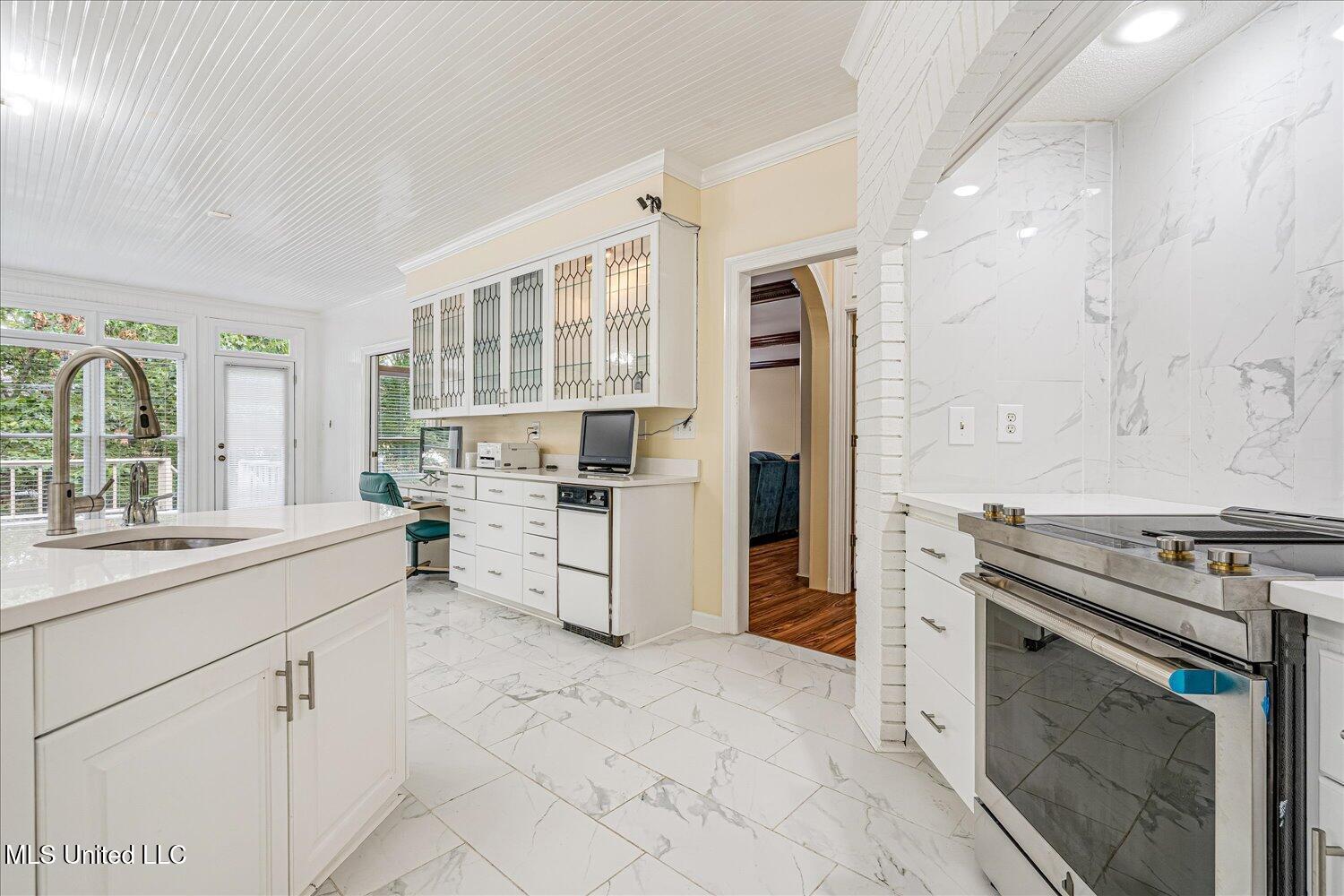 1590 Epping Forest Drive Property Photo 12