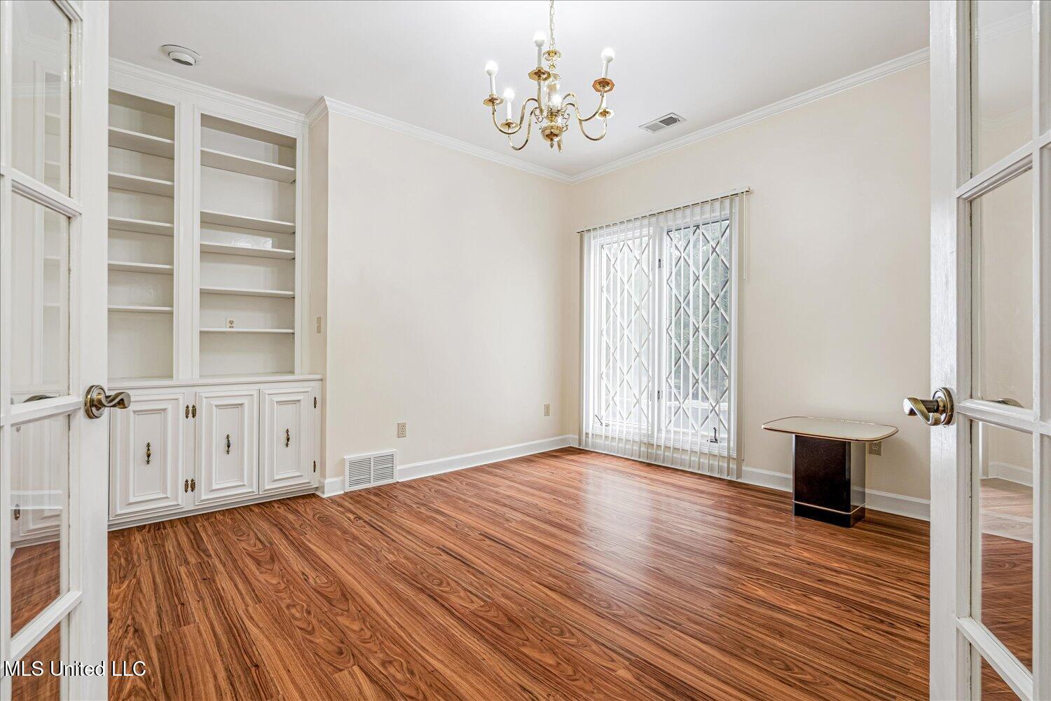 1590 Epping Forest Drive Property Photo 14