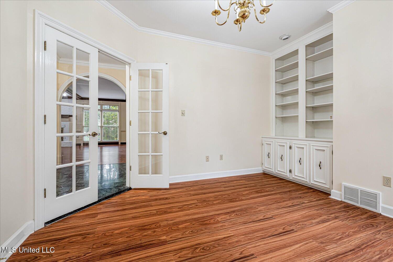 1590 Epping Forest Drive Property Photo 19