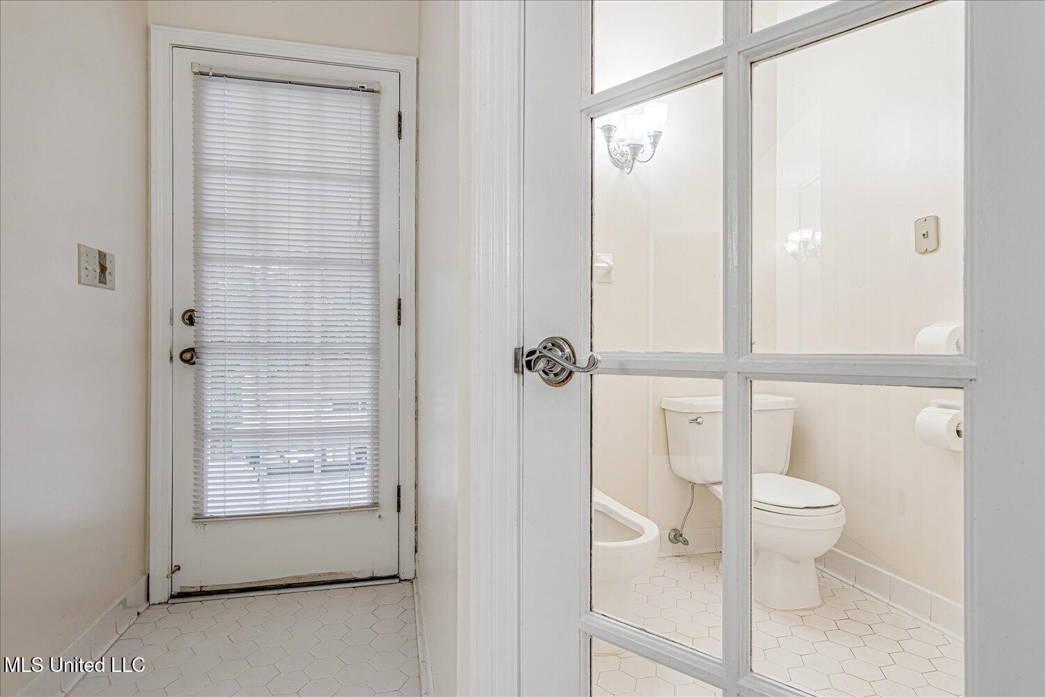 1590 Epping Forest Drive Property Photo 28