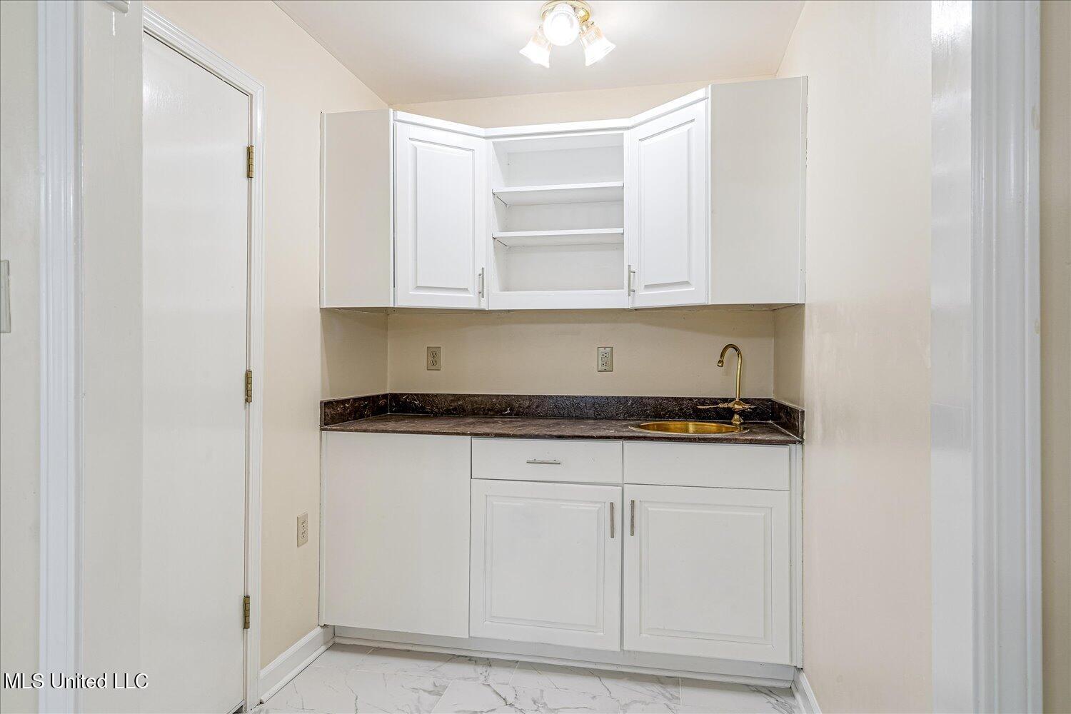 1590 Epping Forest Drive Property Photo 31