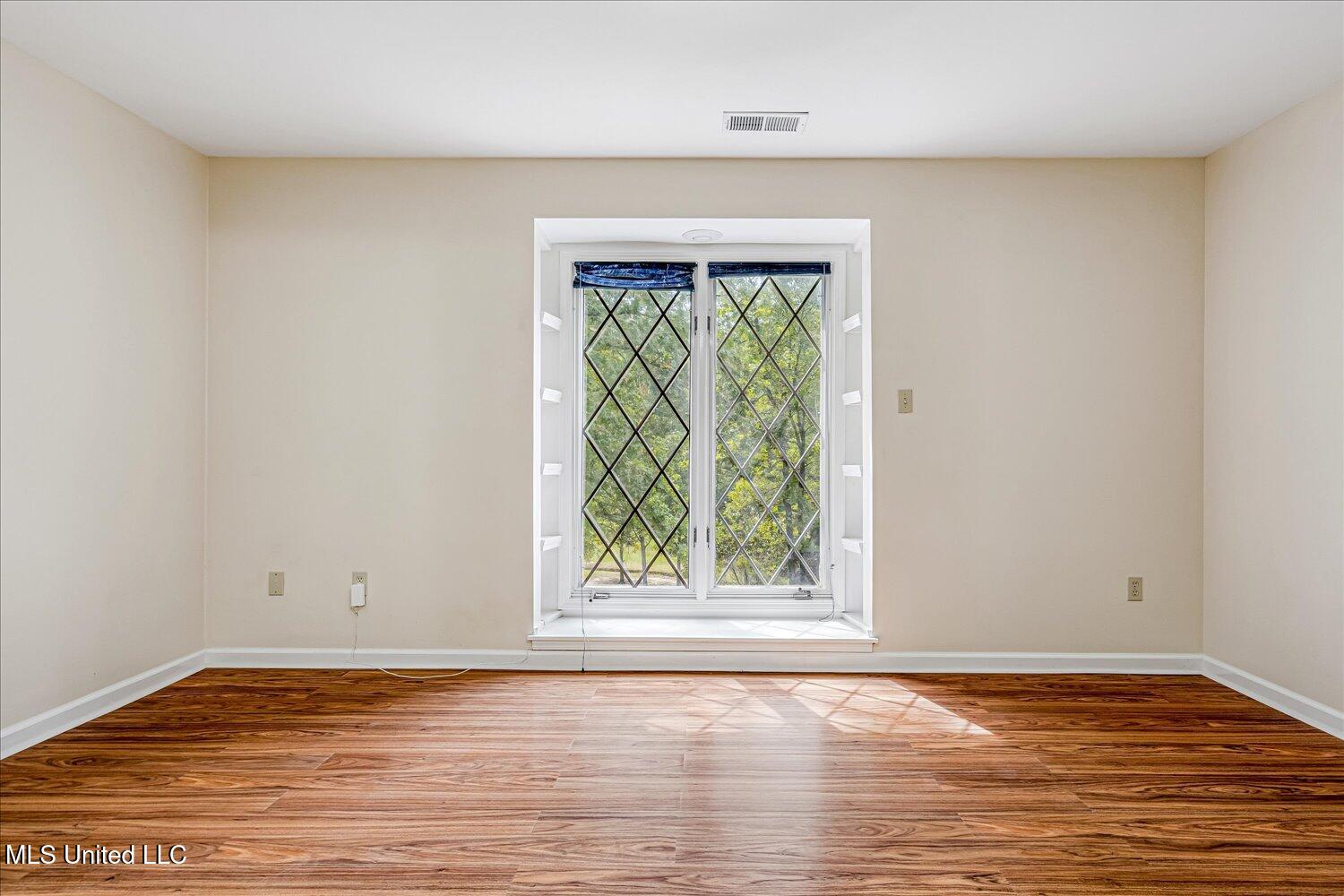 1590 Epping Forest Drive Property Photo 34