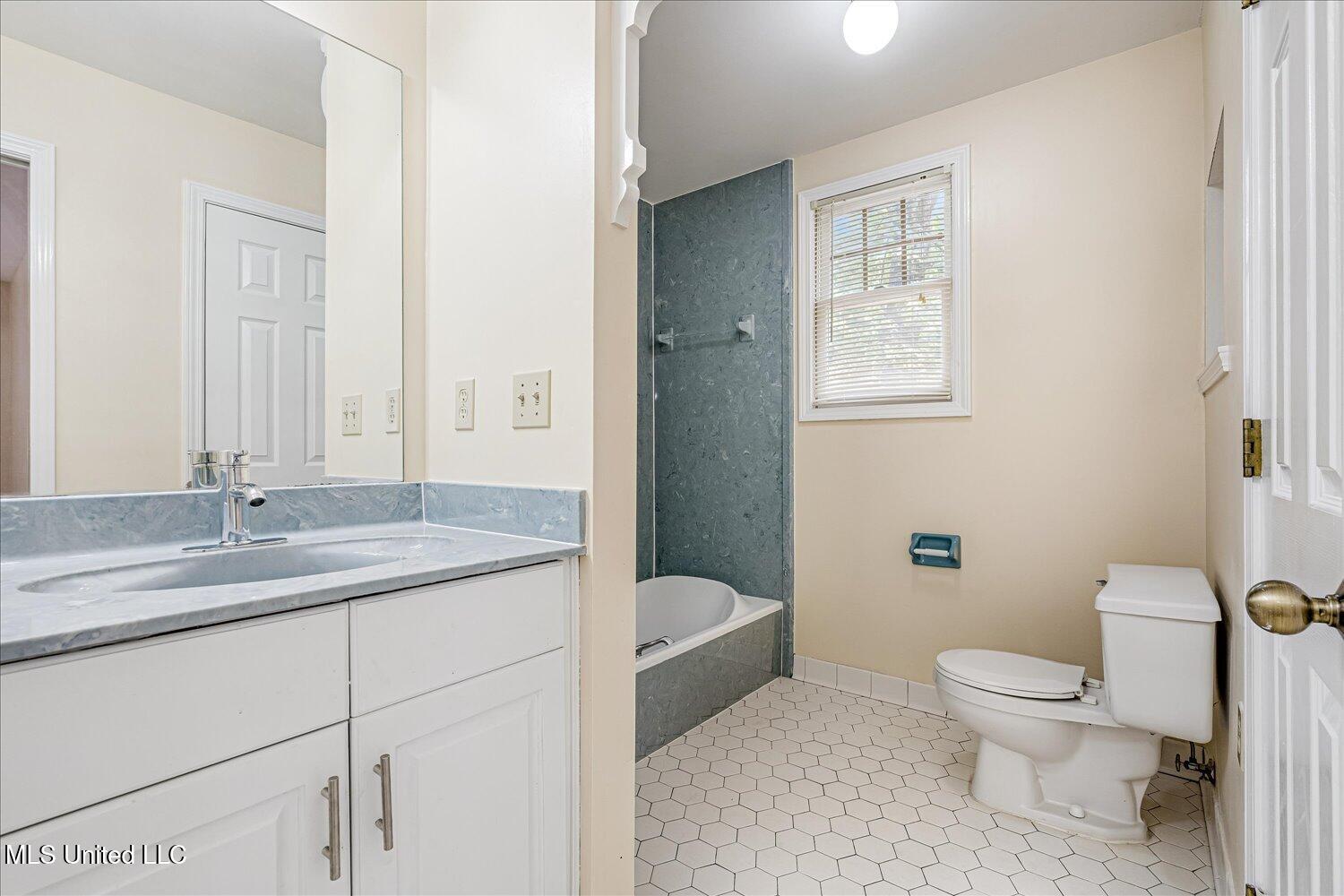 1590 Epping Forest Drive Property Photo 35