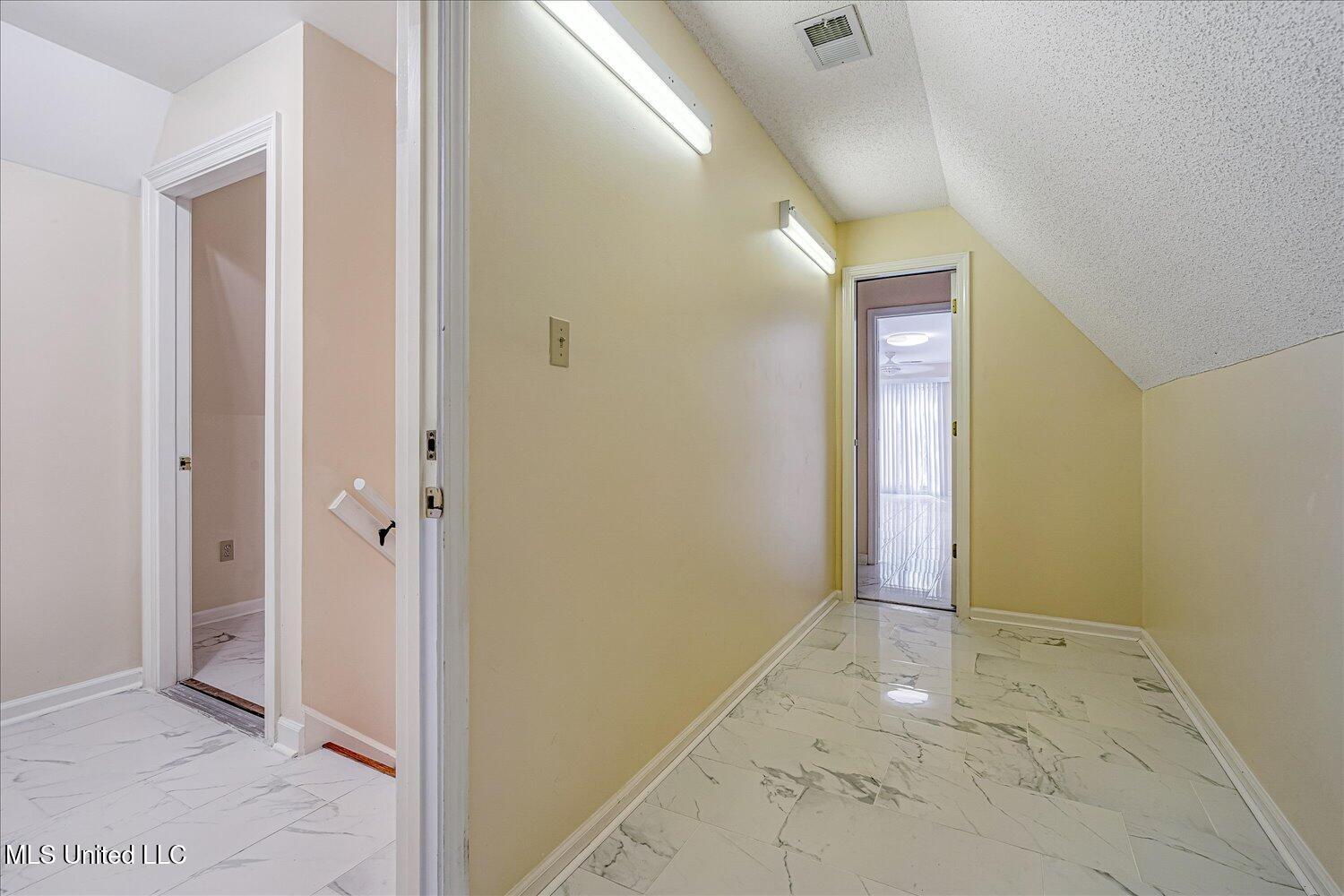 1590 Epping Forest Drive Property Photo 40
