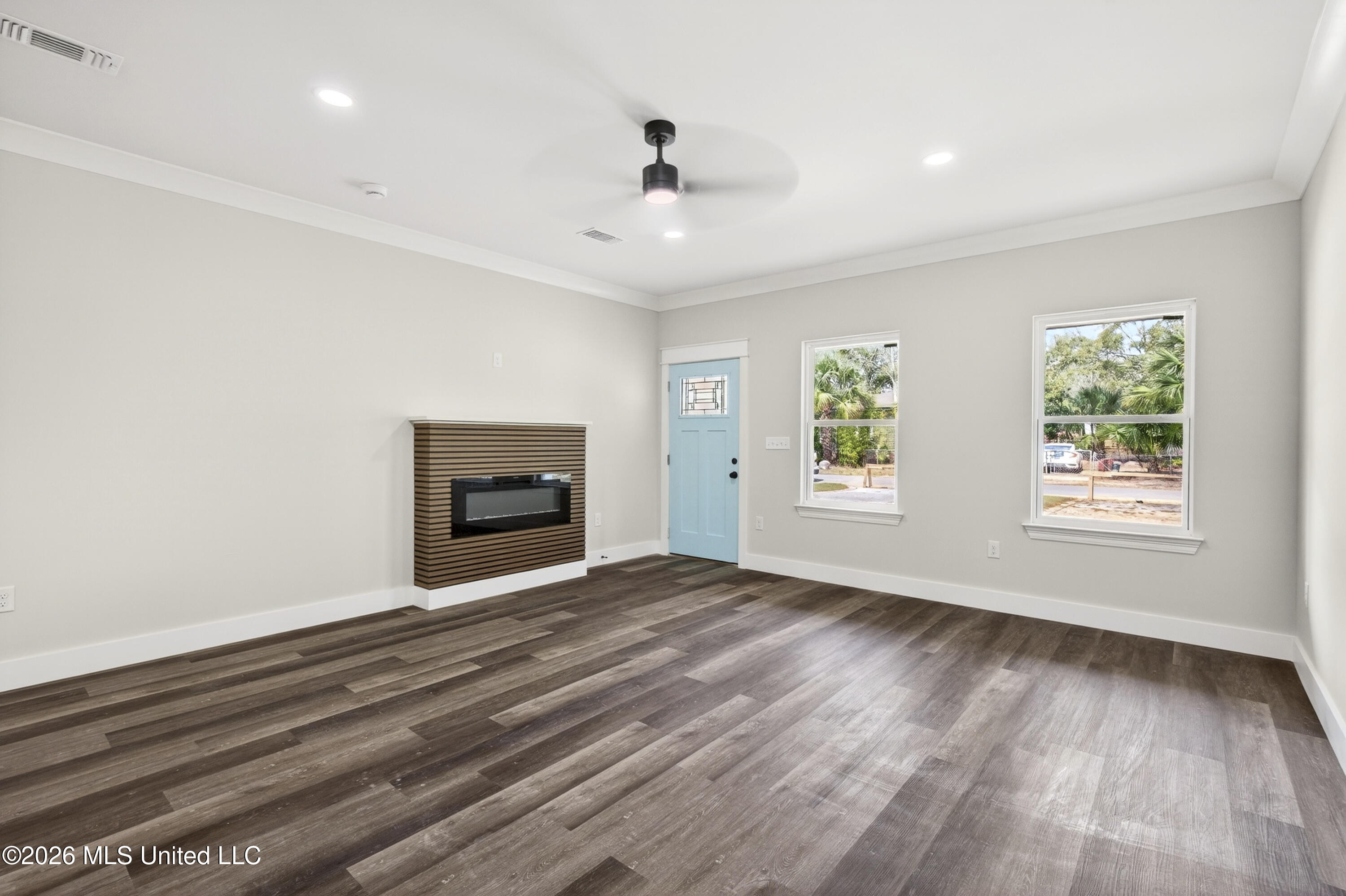 2041 Southern Avenue Property Photo 10