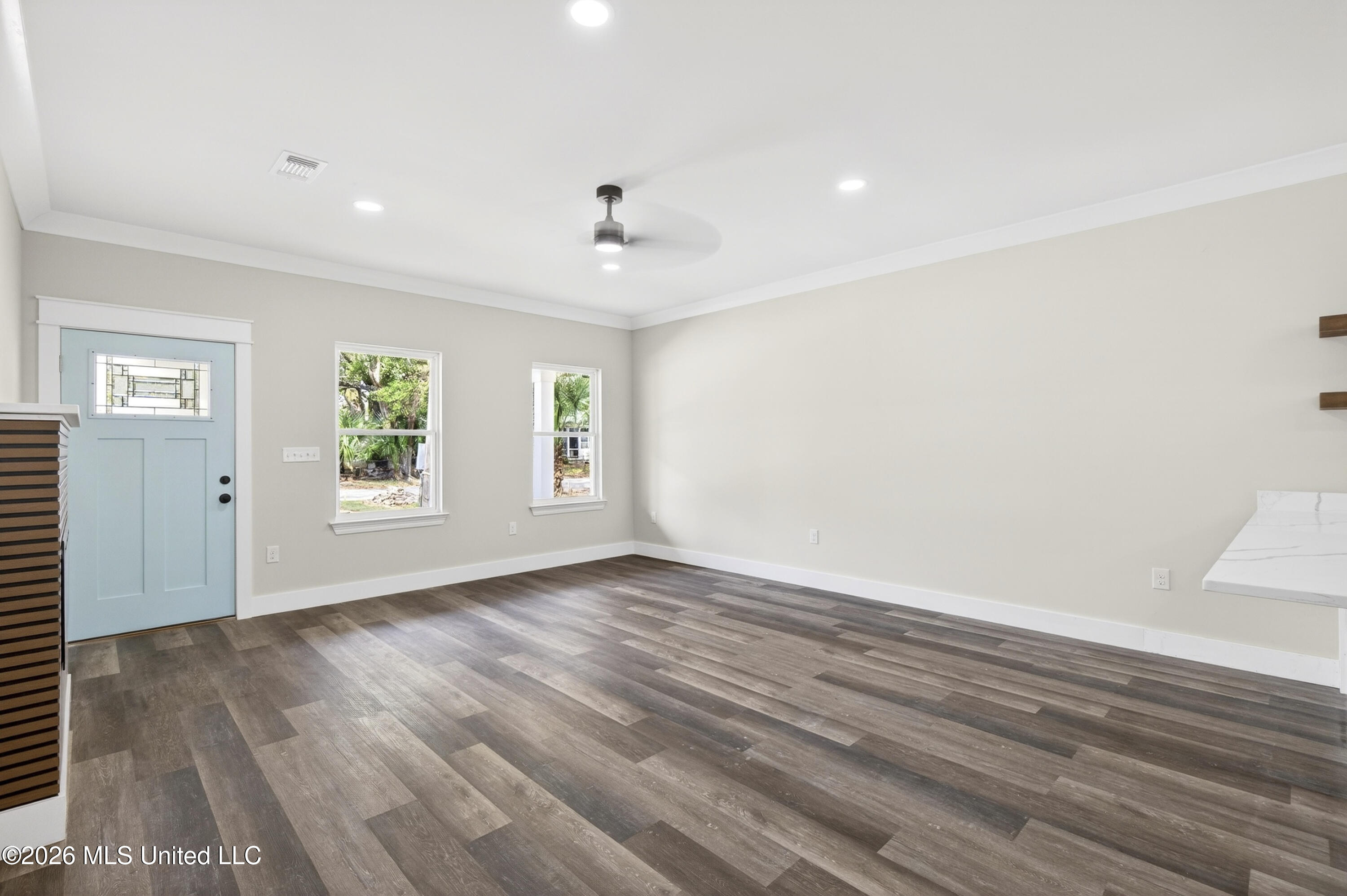 2041 Southern Avenue Property Photo 14