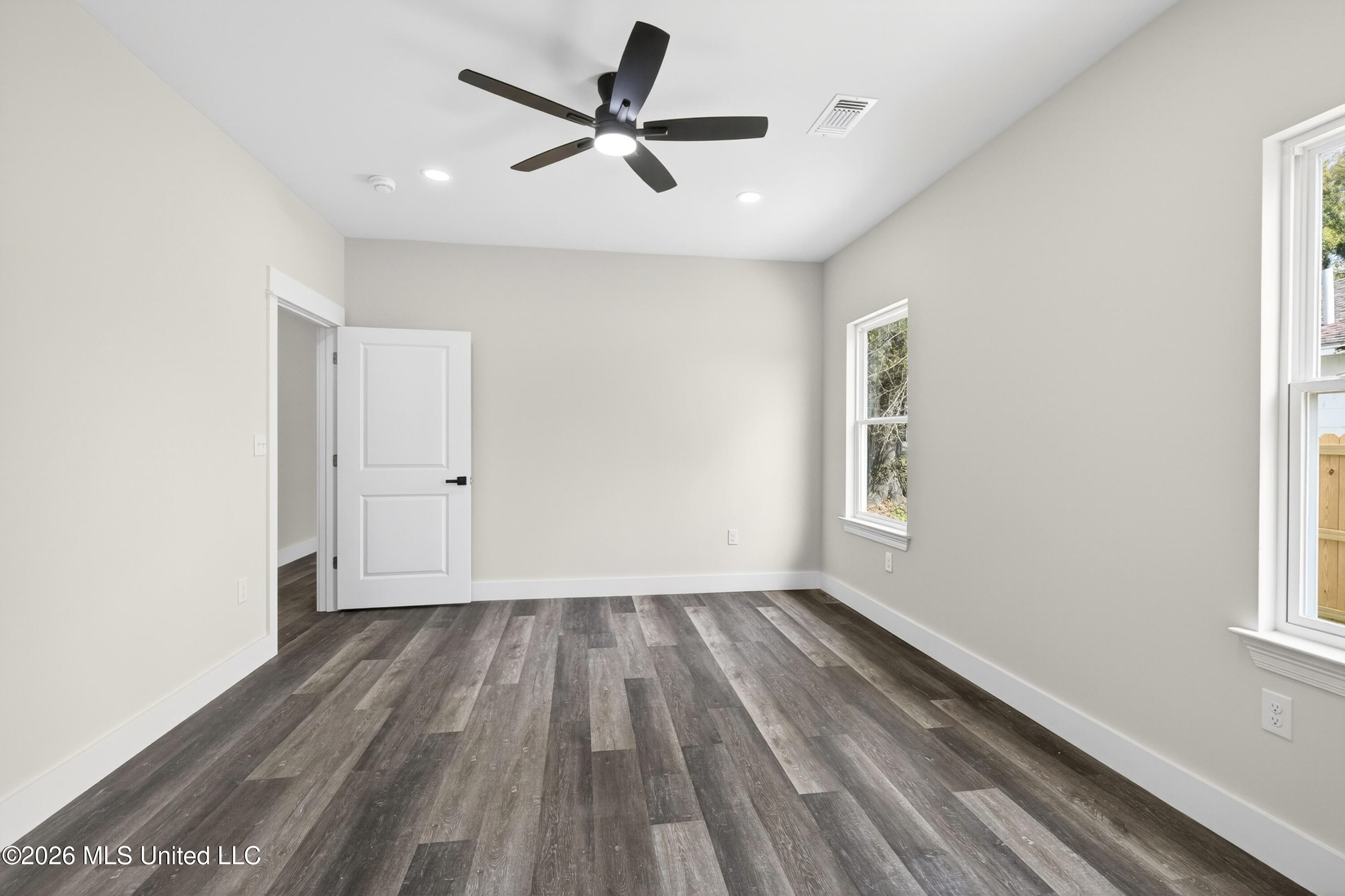 2041 Southern Avenue Property Photo 22