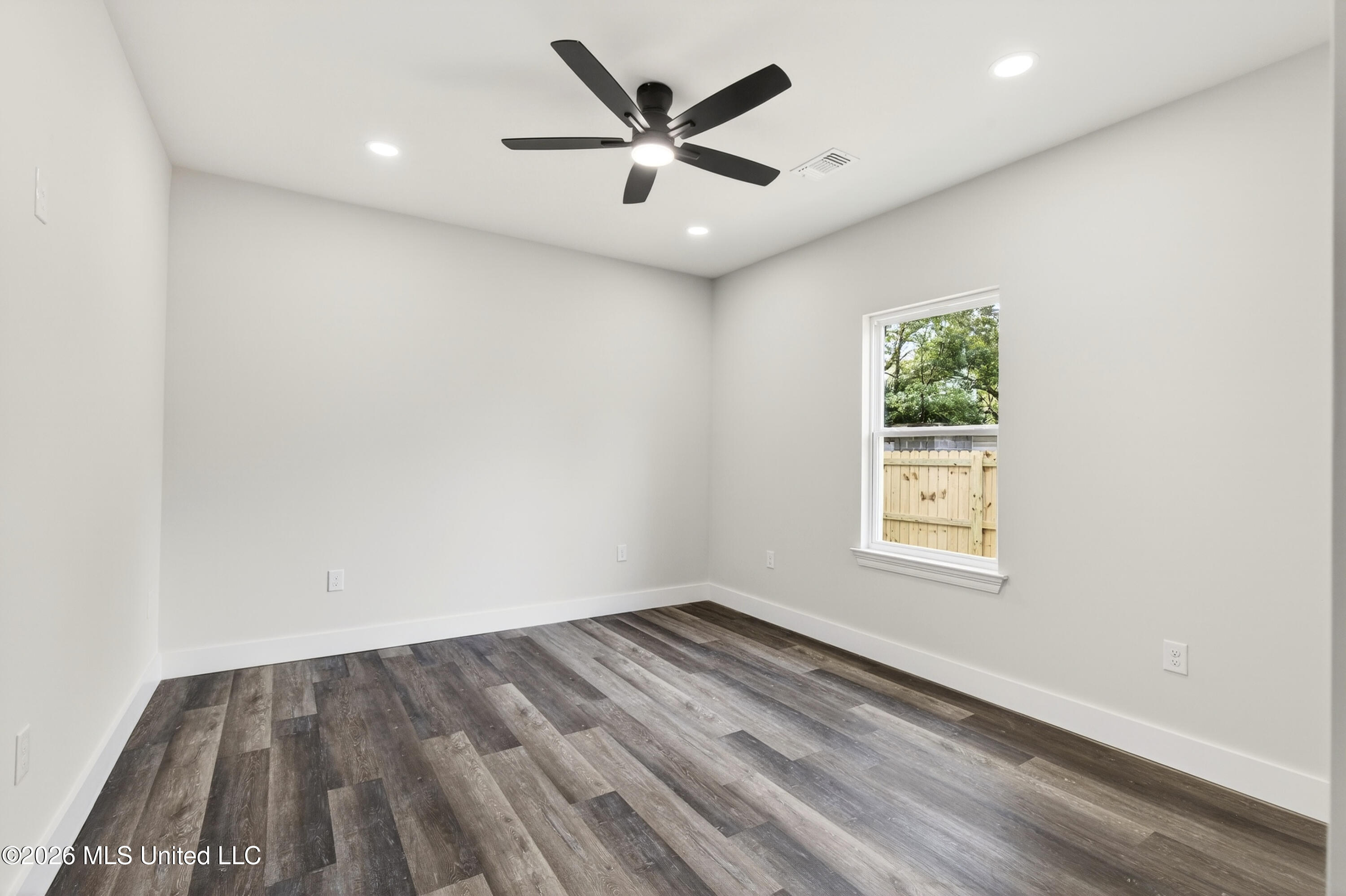 2041 Southern Avenue Property Photo 25