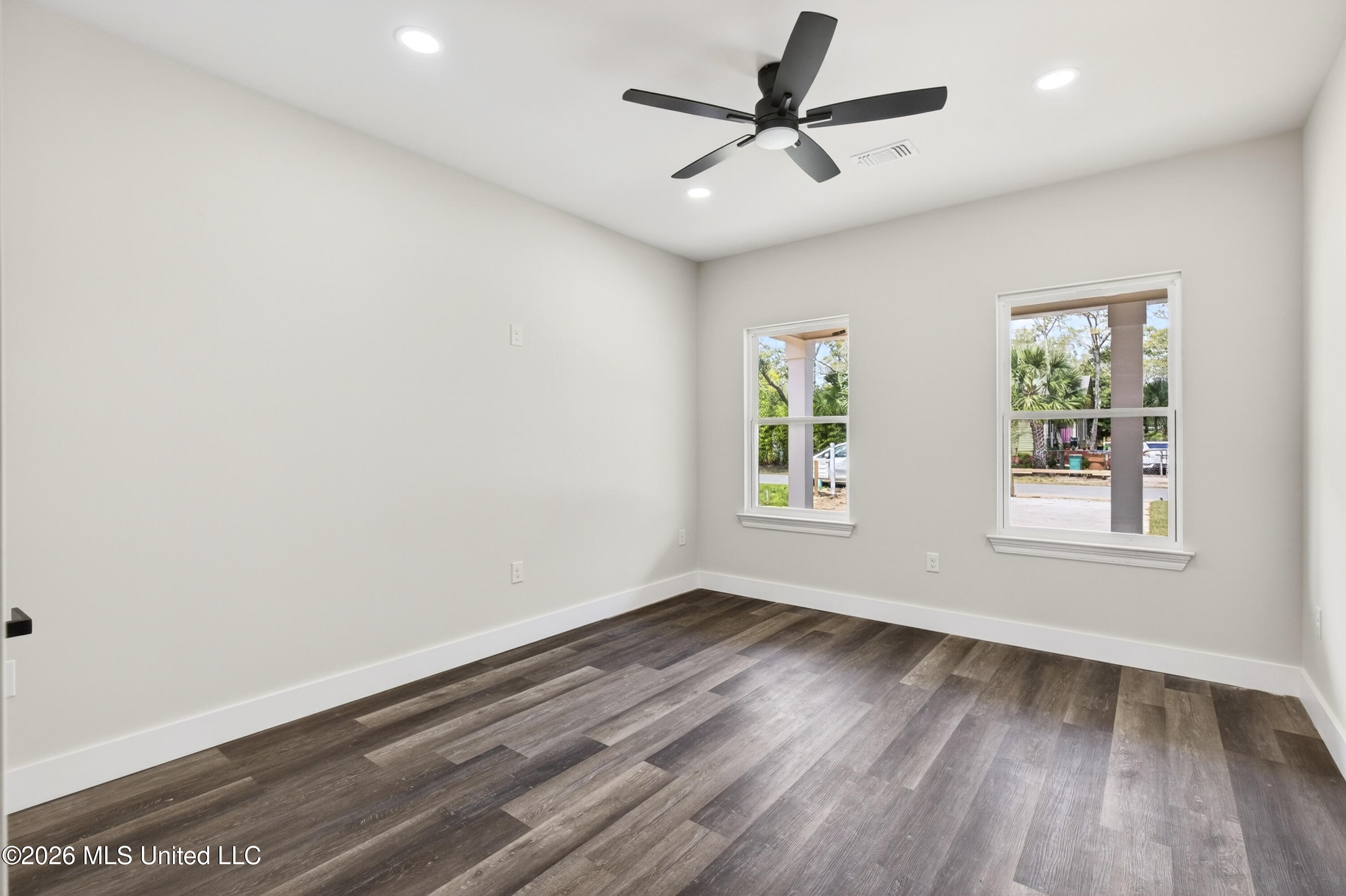 2041 Southern Avenue Property Photo 28