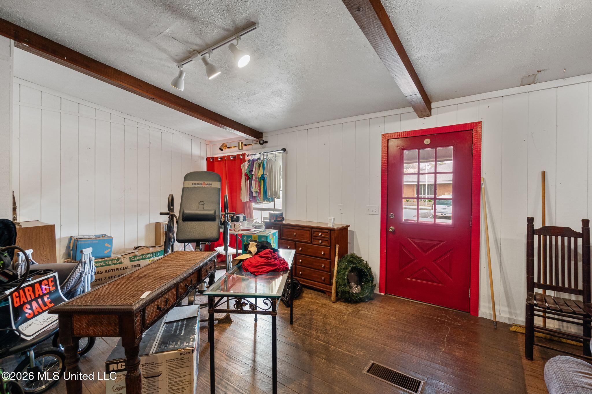 1629 Simpson Highway 149 Property Photo 4