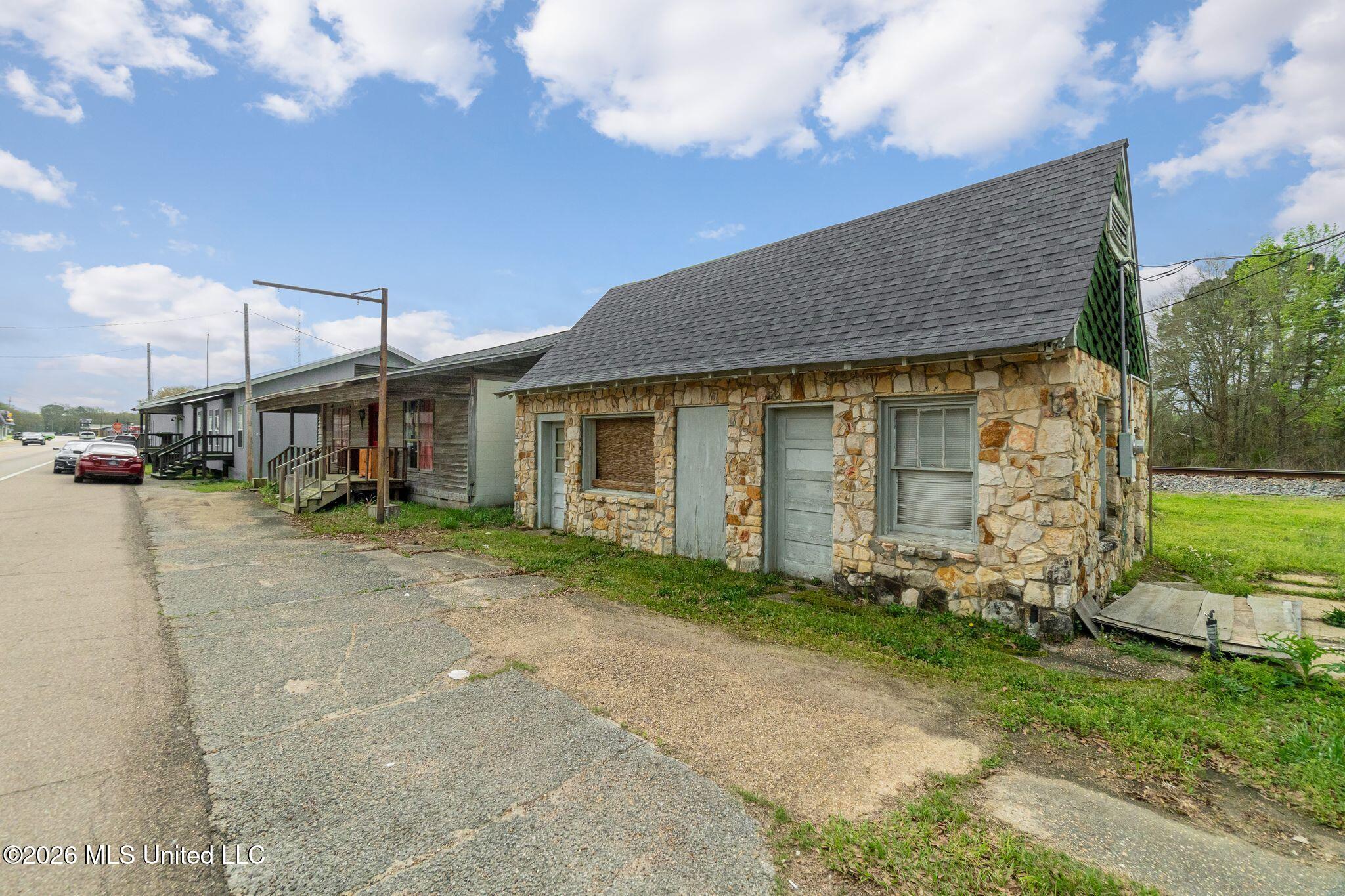 1629 Simpson Highway 149 Property Photo 11