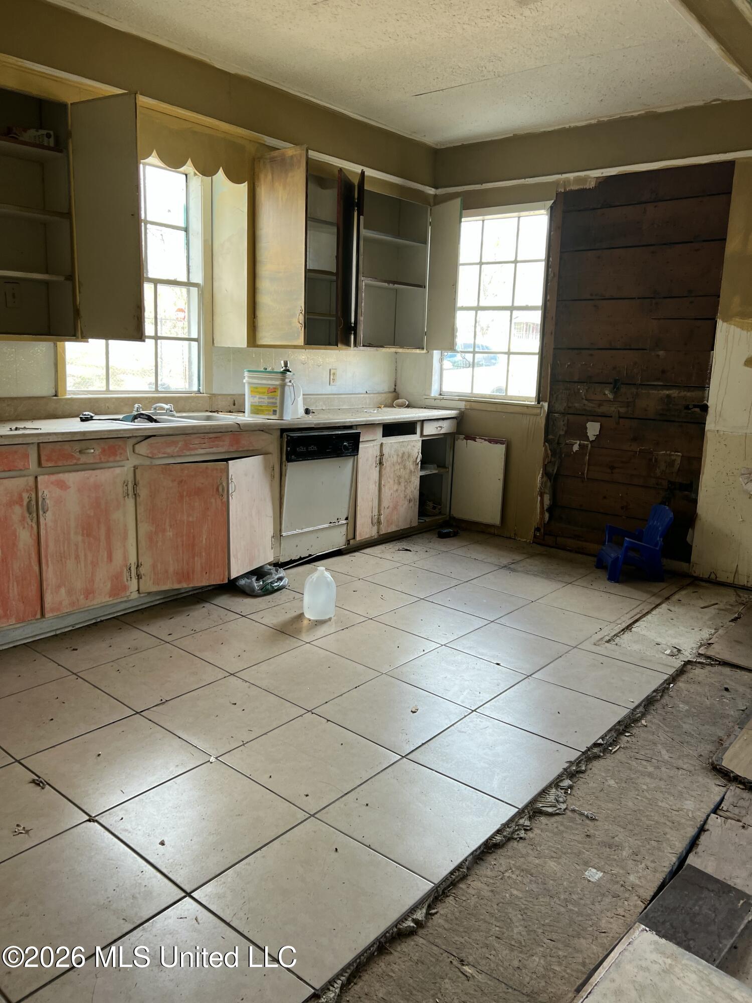 311 N Wells Street Property Photo 5