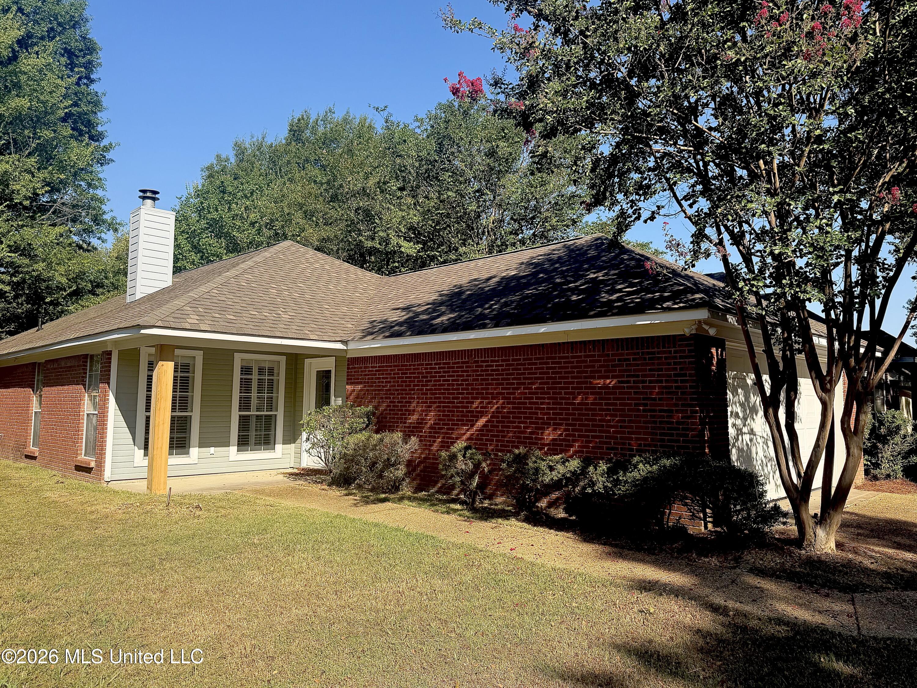 490 Brookstone Drive Property Photo 2