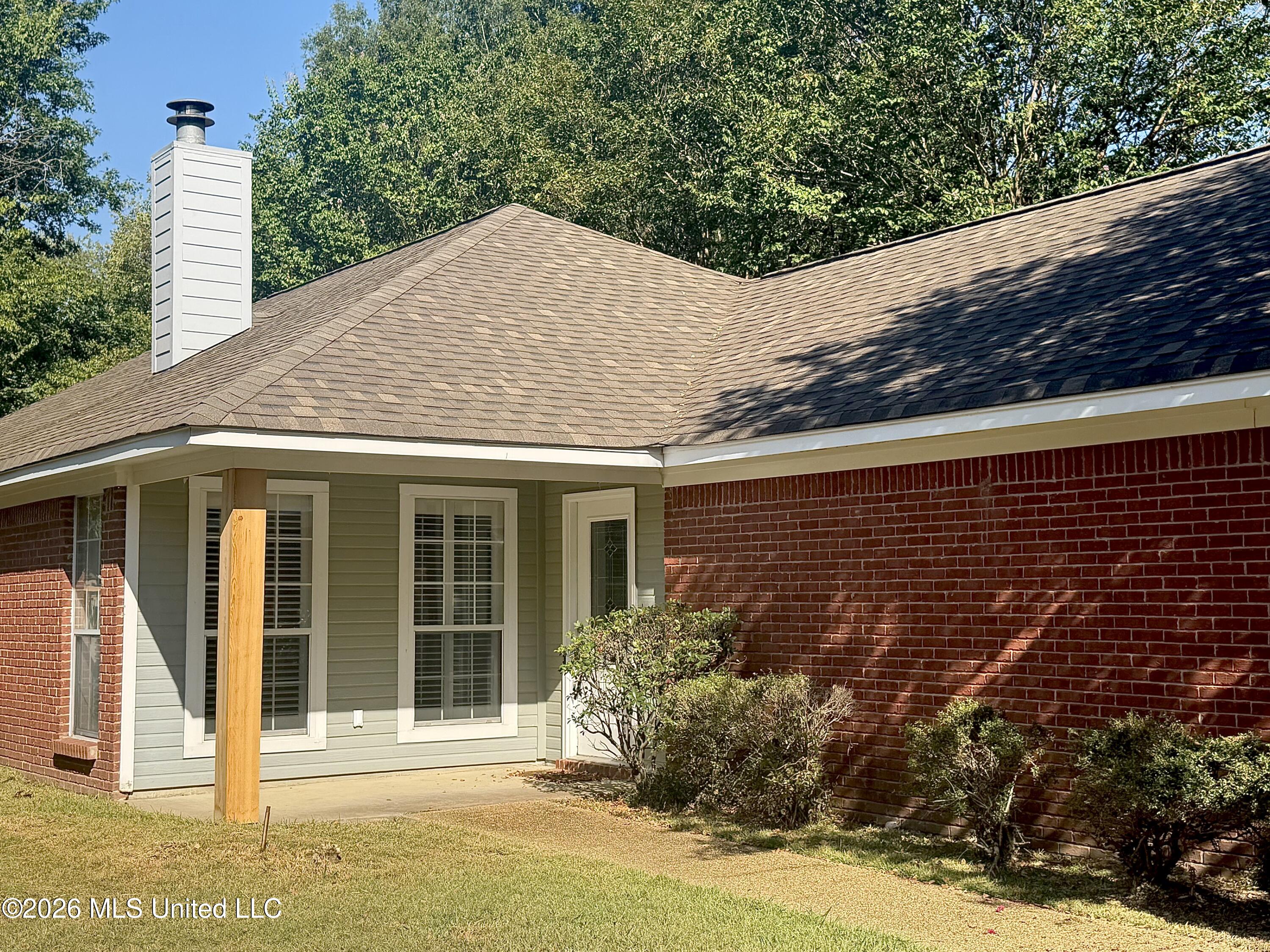 490 Brookstone Drive Property Photo 3