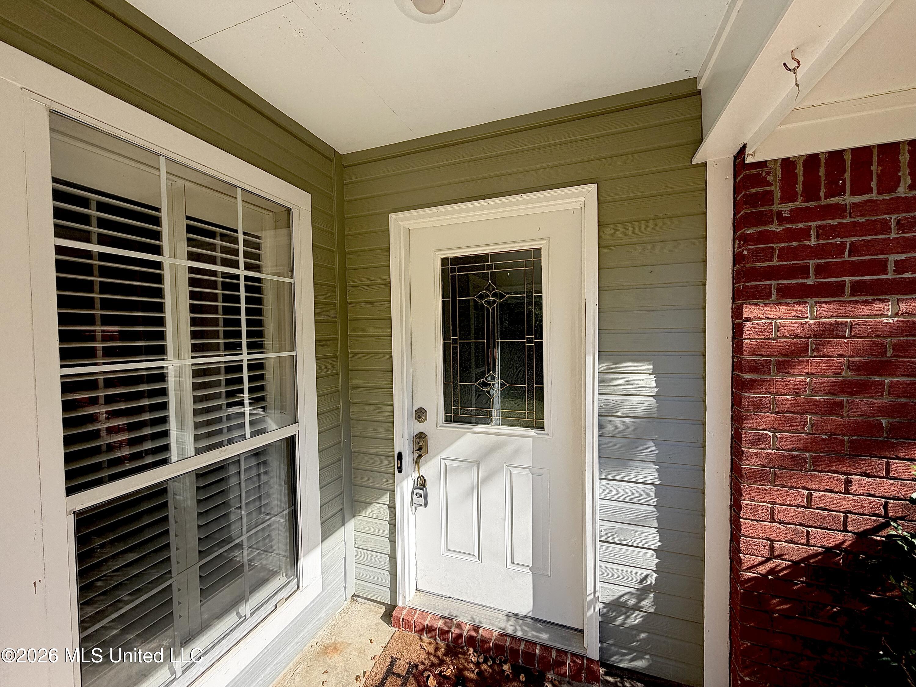 490 Brookstone Drive Property Photo 5