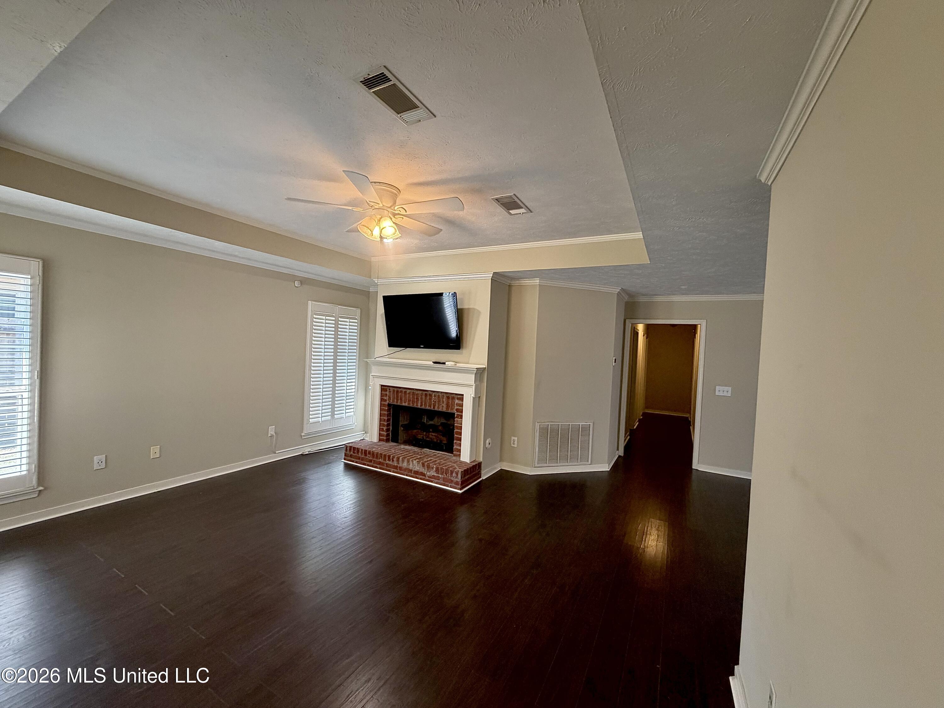 490 Brookstone Drive Property Photo 7