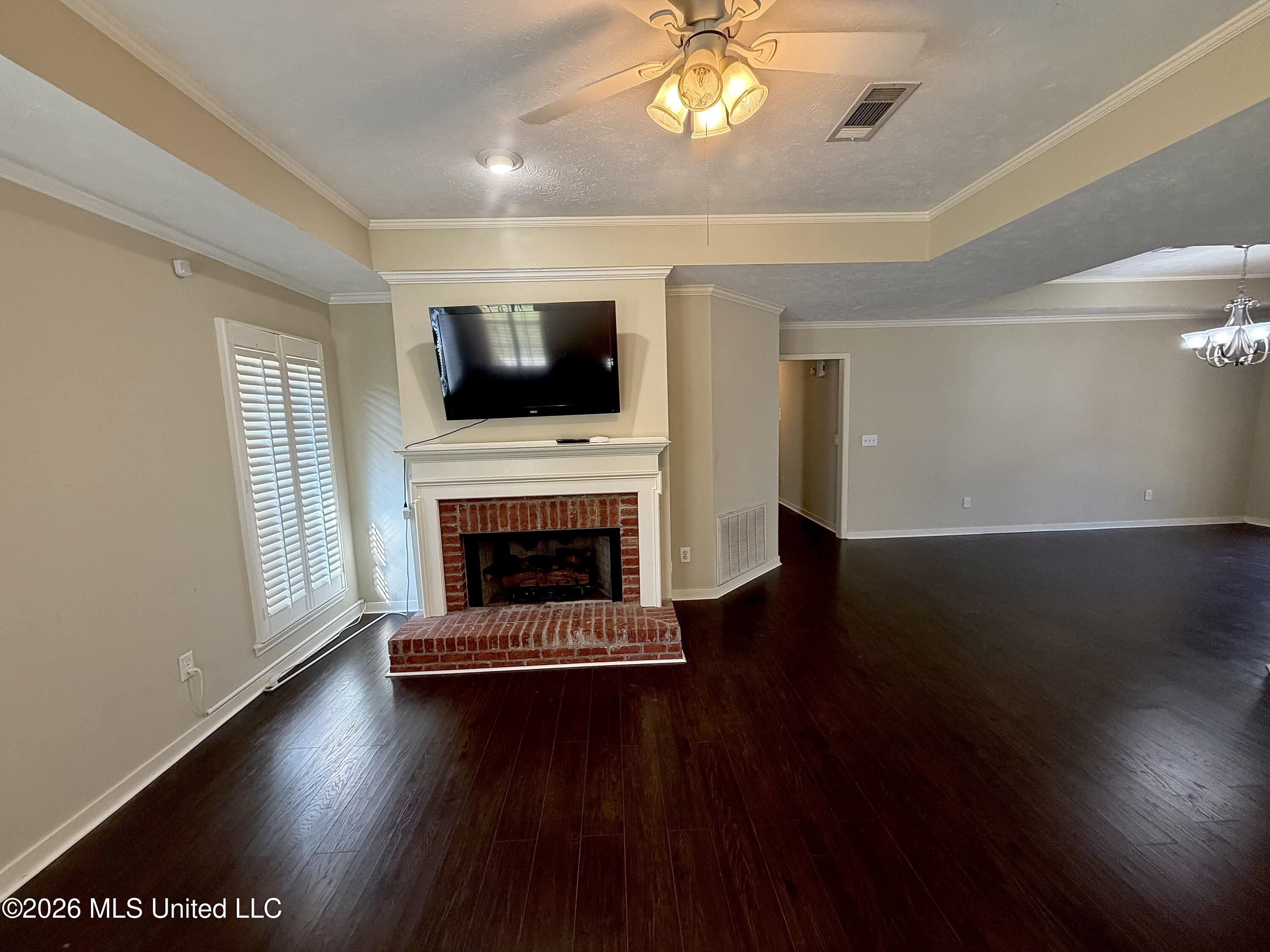 490 Brookstone Drive Property Photo 8
