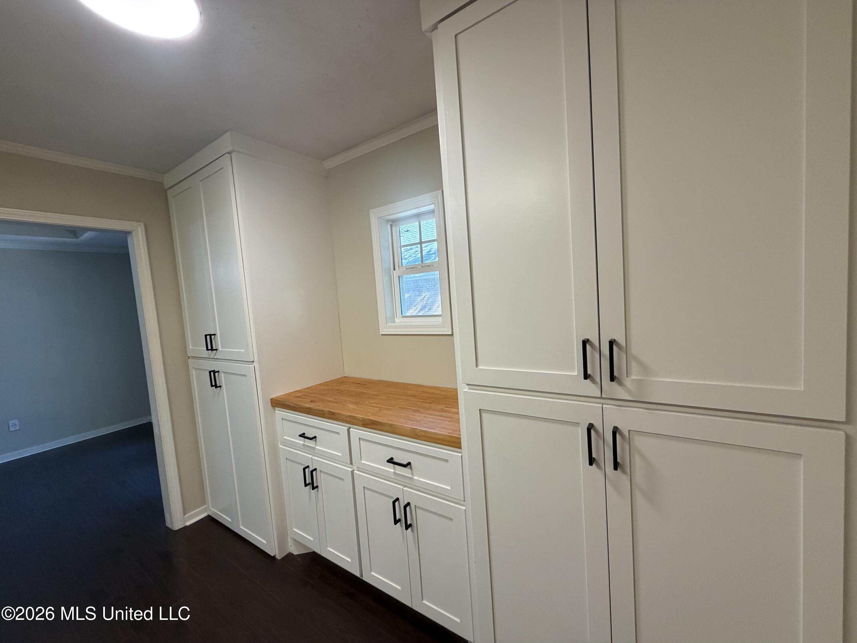 490 Brookstone Drive Property Photo 18