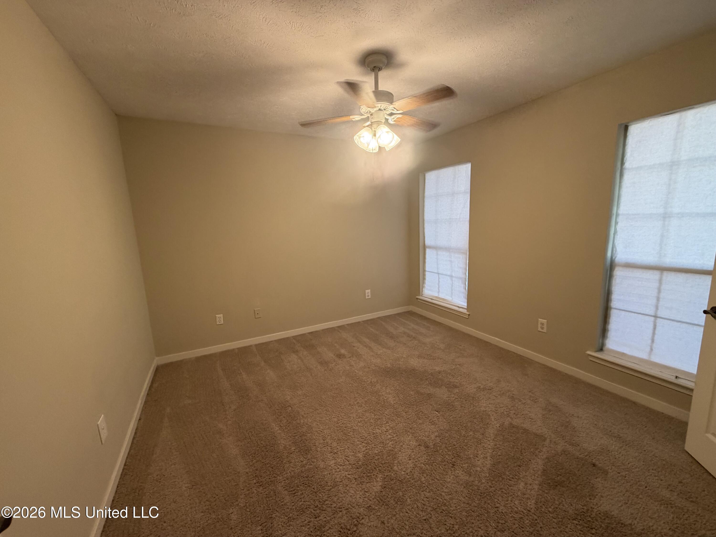 490 Brookstone Drive Property Photo 28