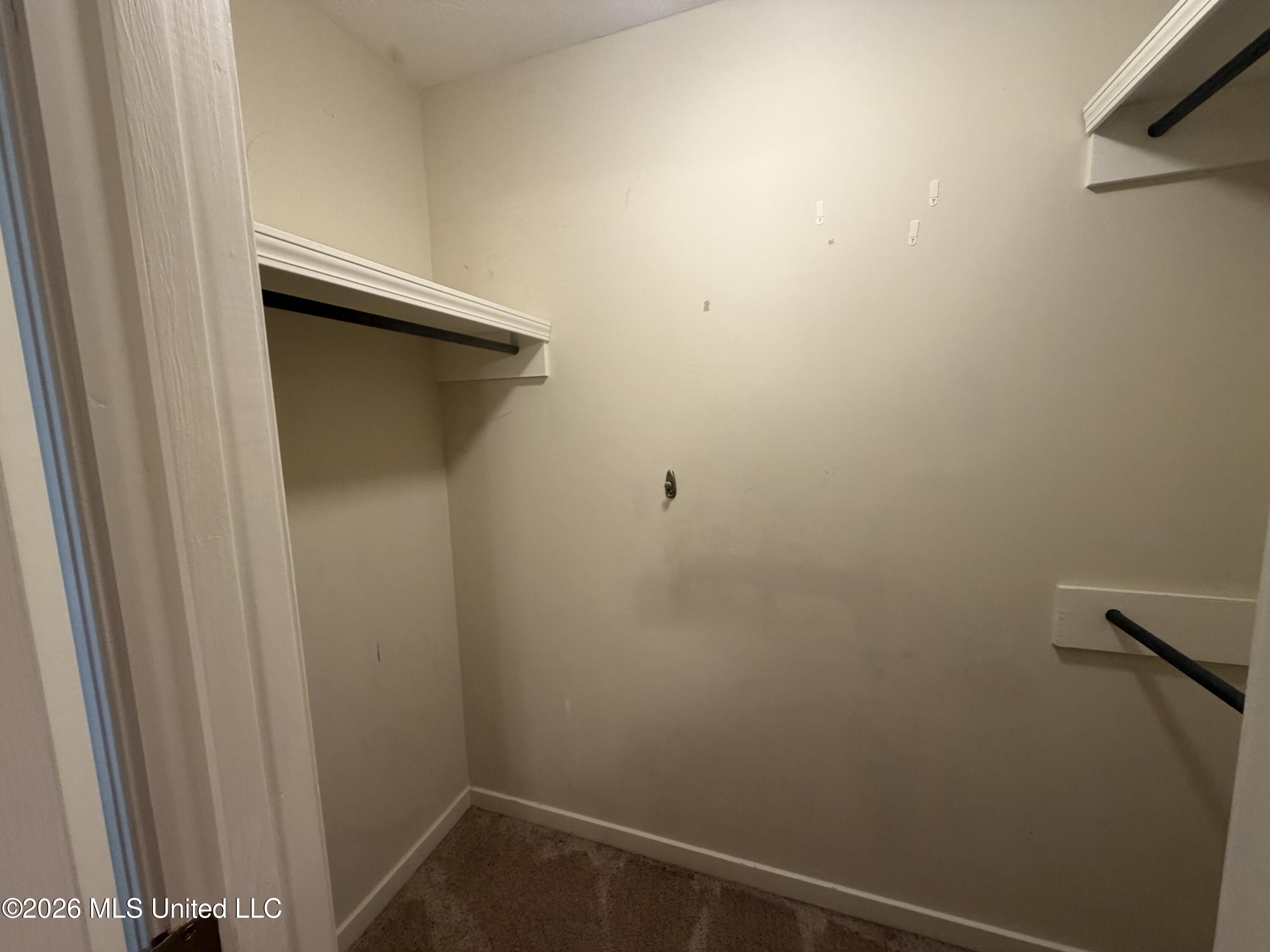 490 Brookstone Drive Property Photo 30