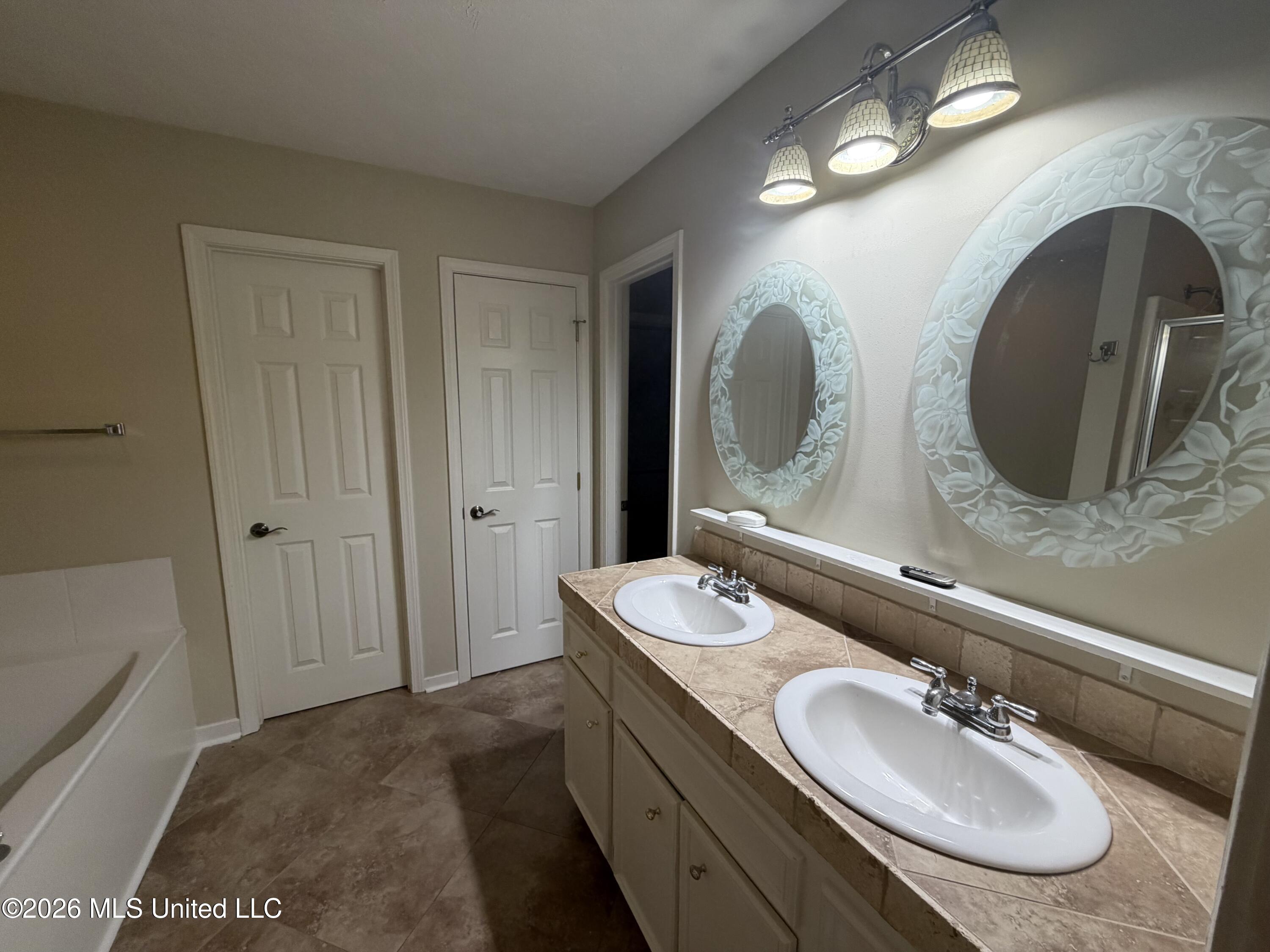 490 Brookstone Drive Property Photo 33