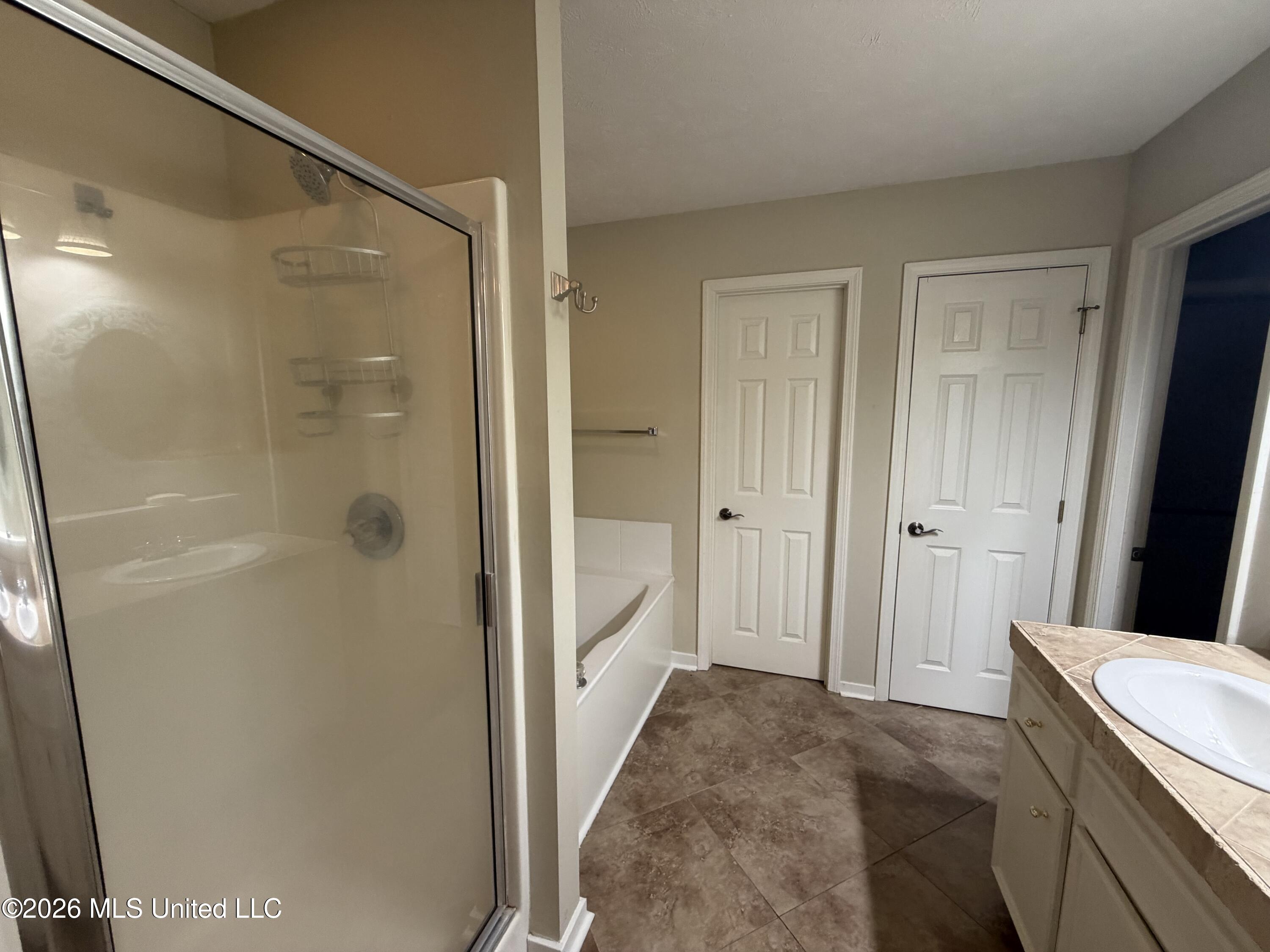490 Brookstone Drive Property Photo 34