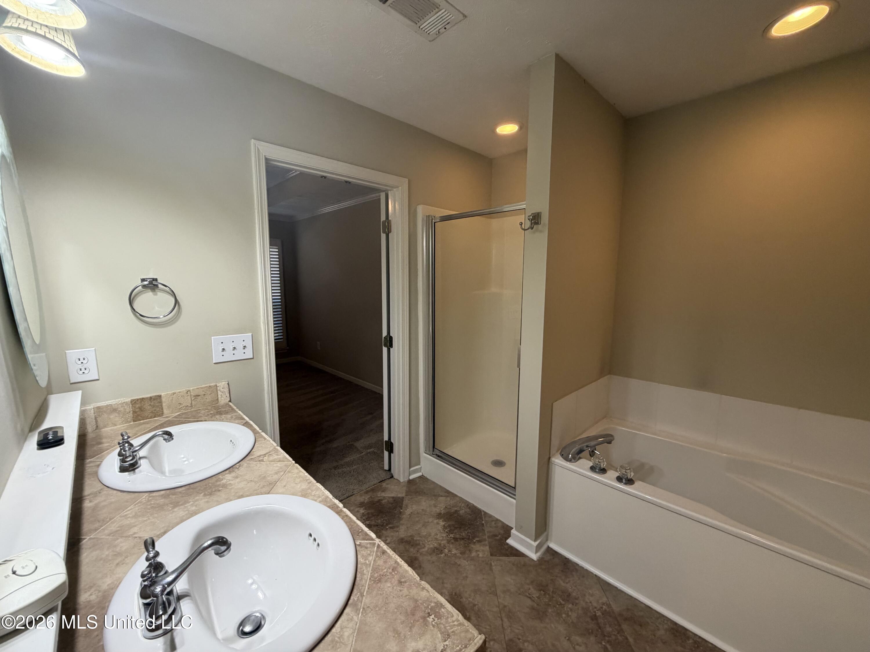 490 Brookstone Drive Property Photo 38