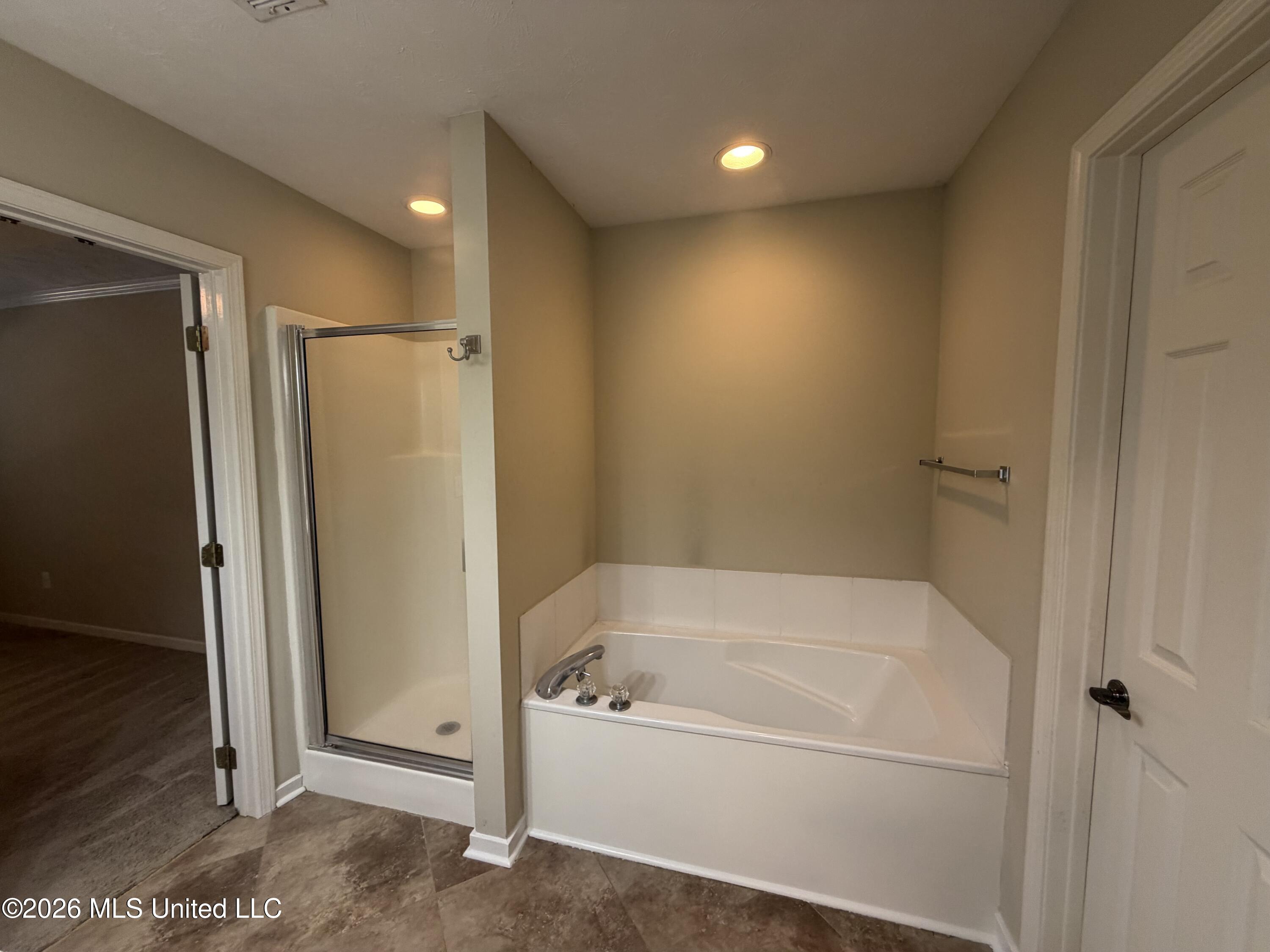 490 Brookstone Drive Property Photo 39