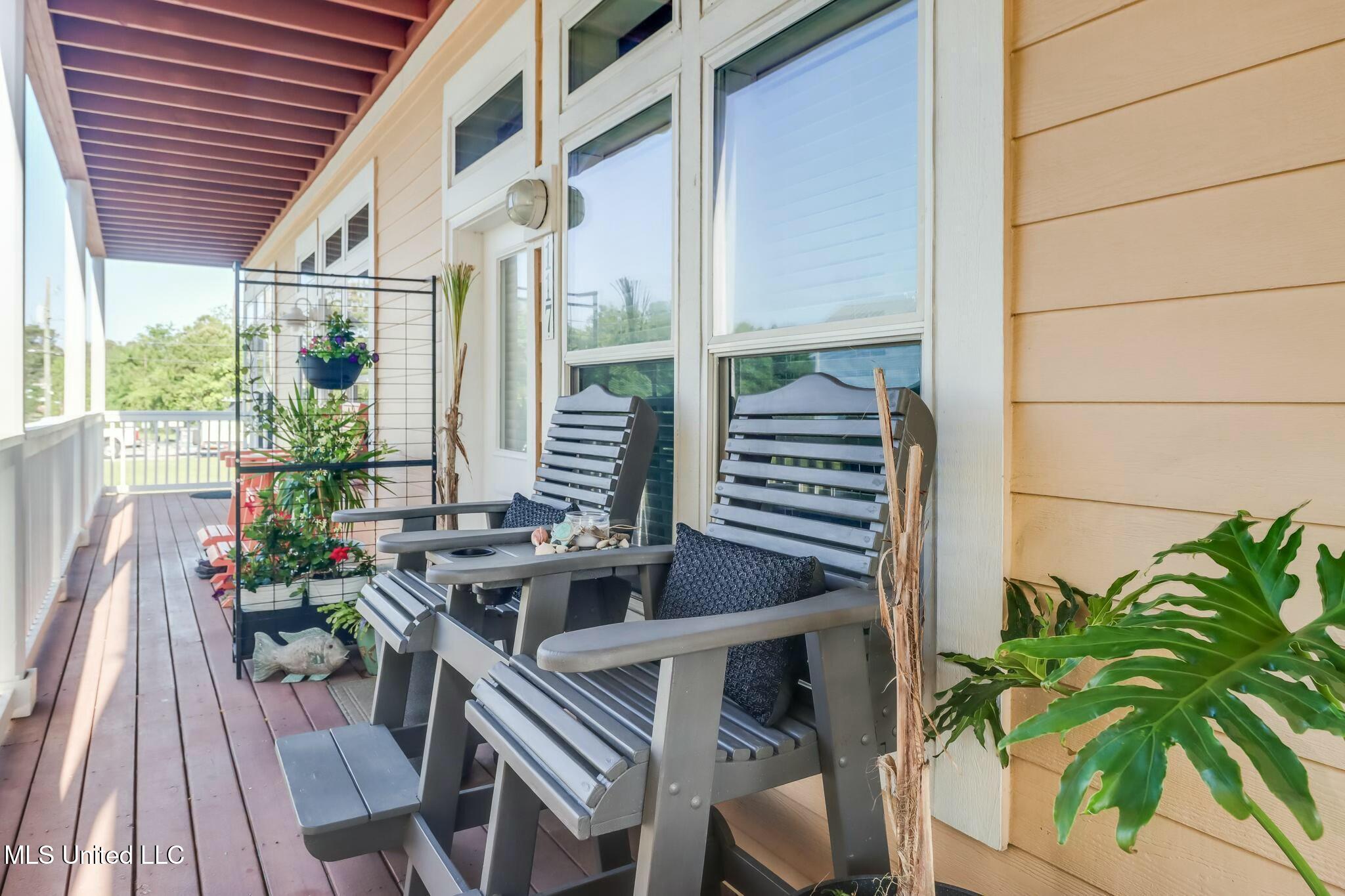 1515 E Beach Boulevard Property Photo 4
