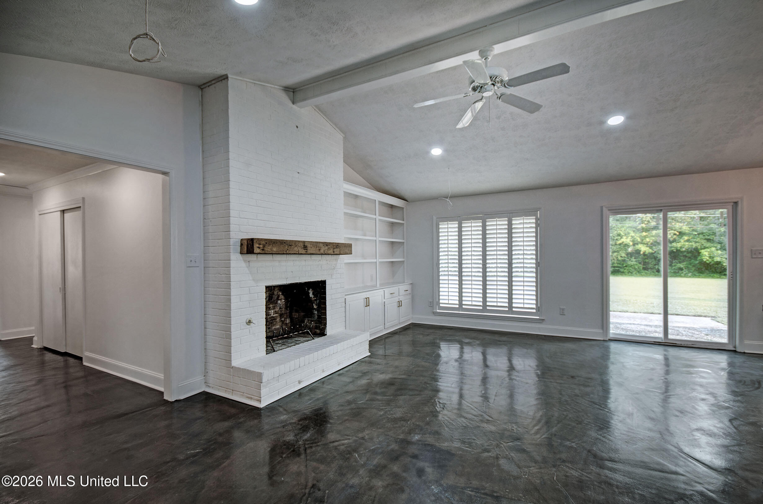 455 Armour Drive Property Photo 8