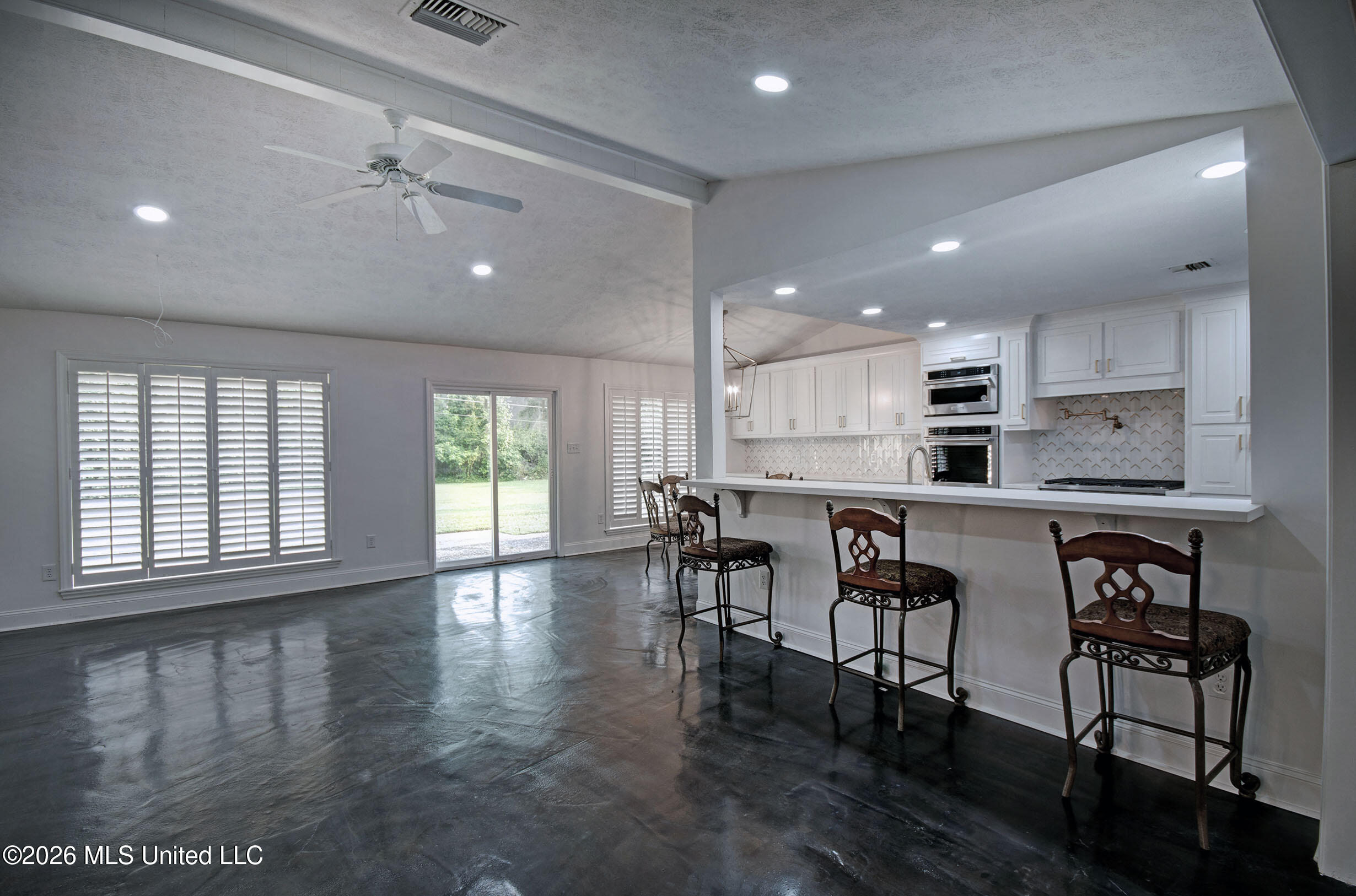 455 Armour Drive Property Photo 9