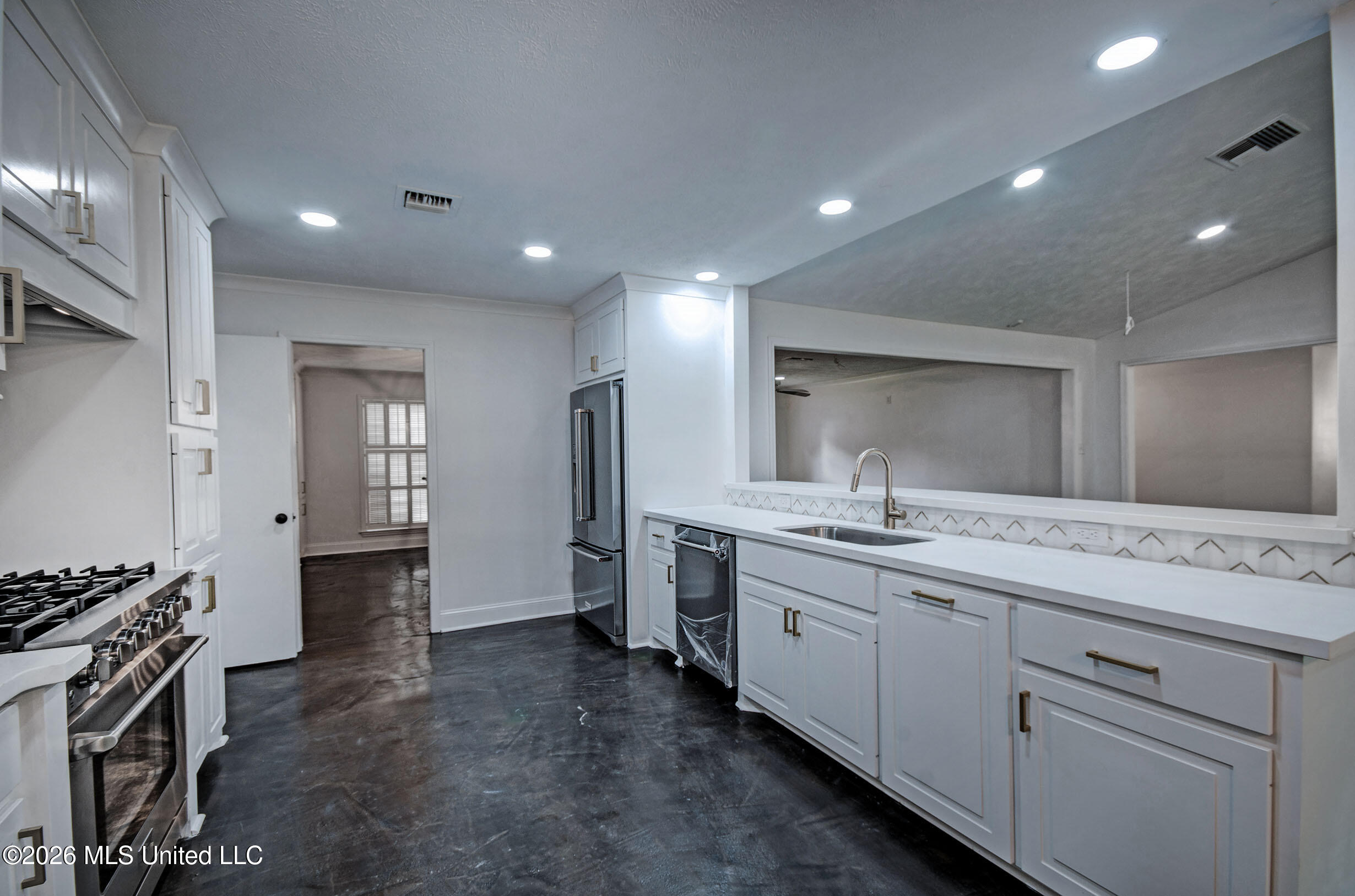 455 Armour Drive Property Photo 13