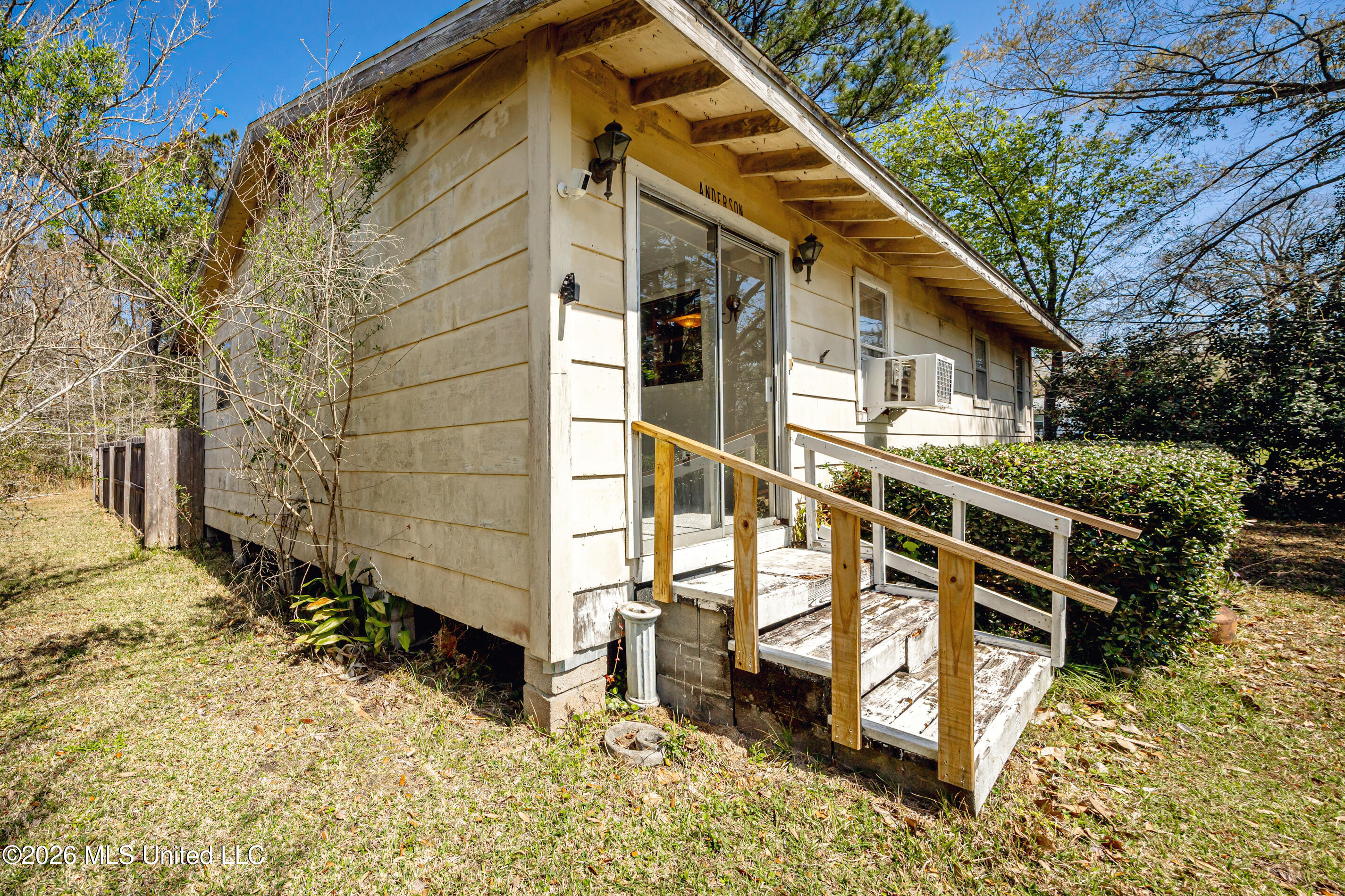 14804 Parker Road Property Photo 8