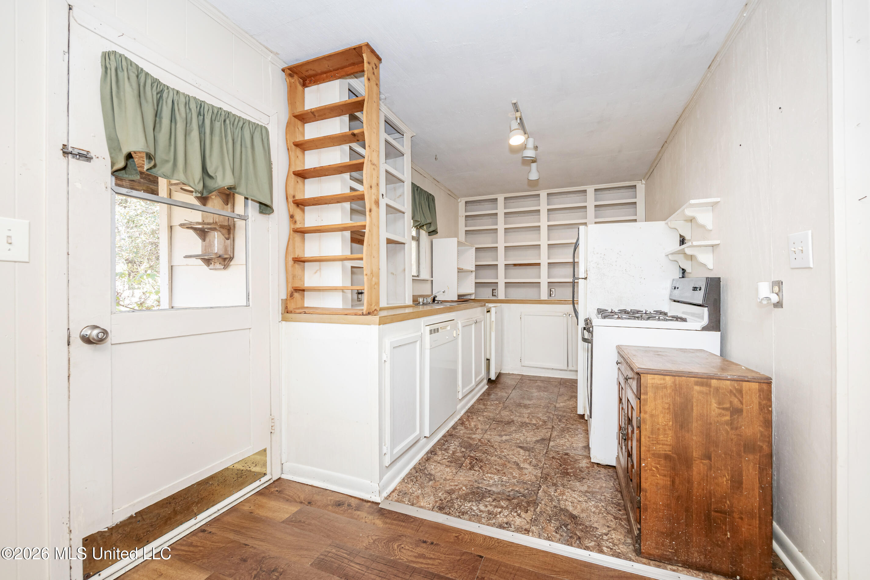 14804 Parker Road Property Photo 21