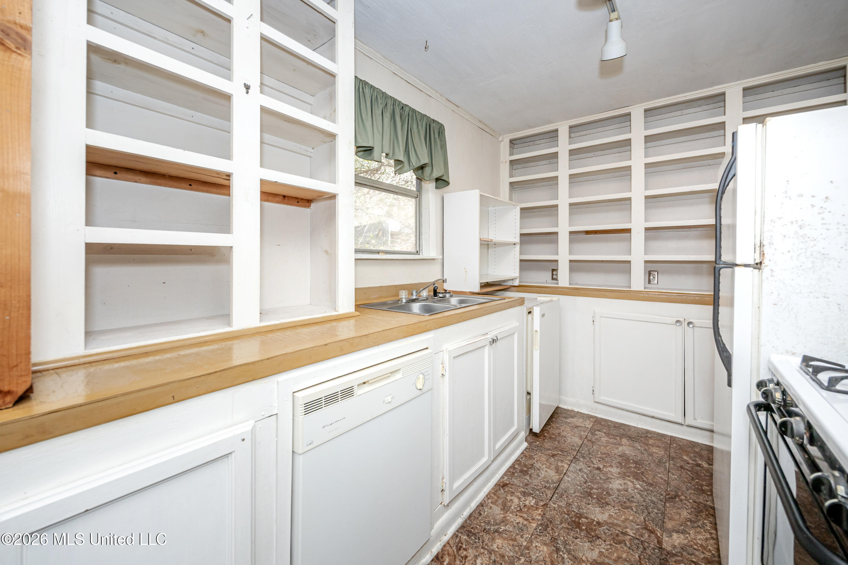 14804 Parker Road Property Photo 23