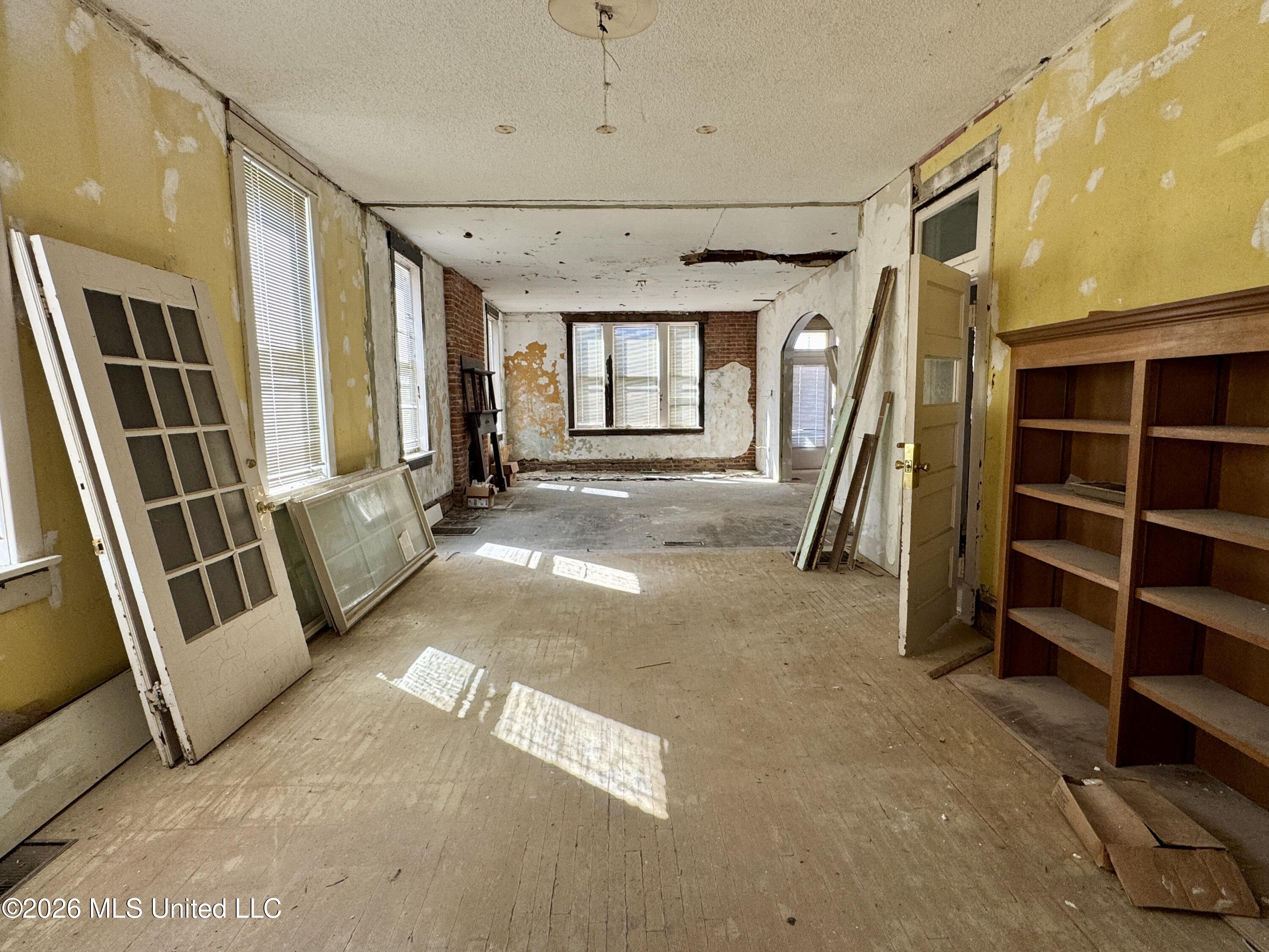 158 E College Avenue Property Photo 14