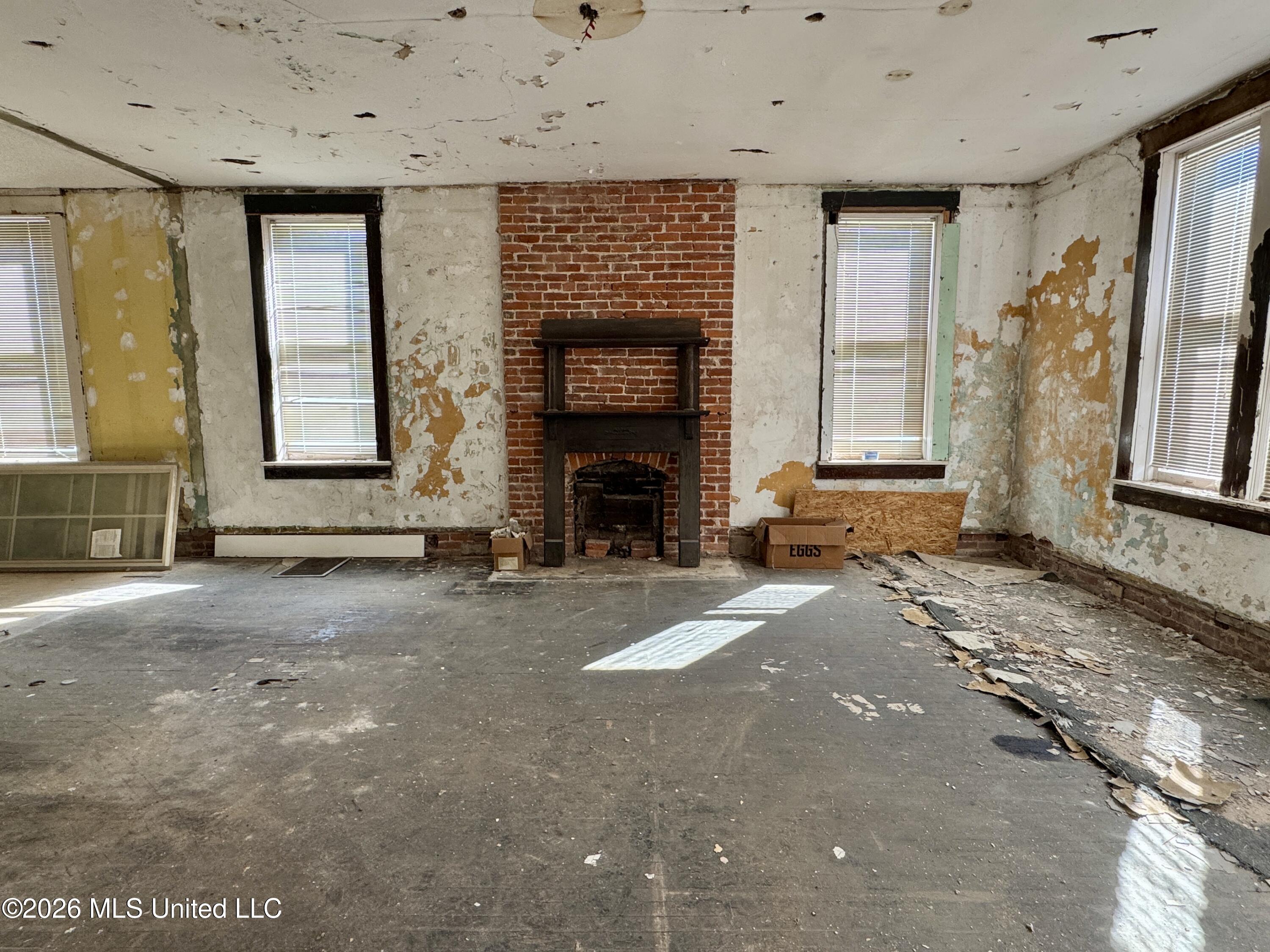 158 E College Avenue Property Photo 16