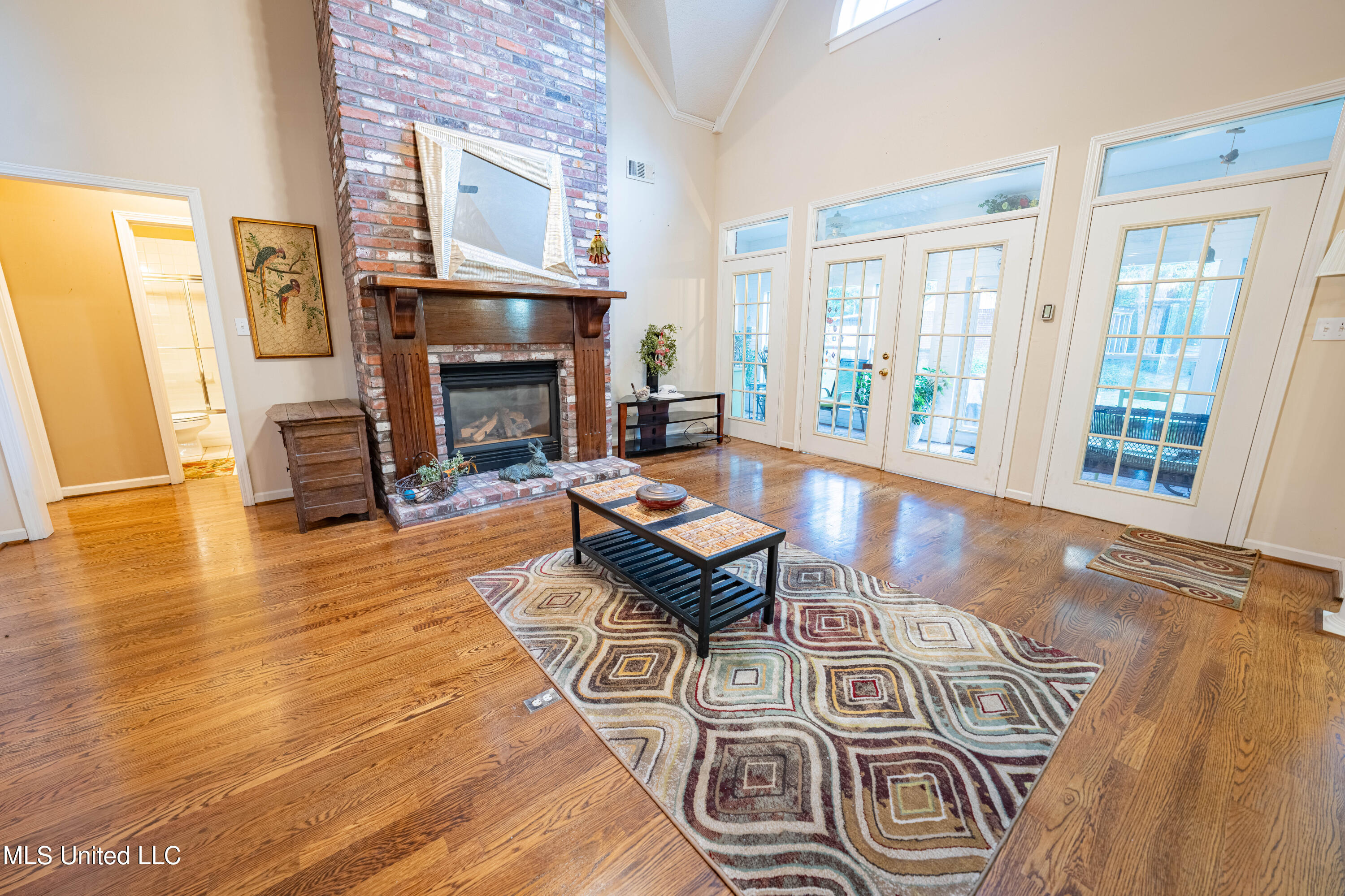 19 Peel Lane Property Photo 6