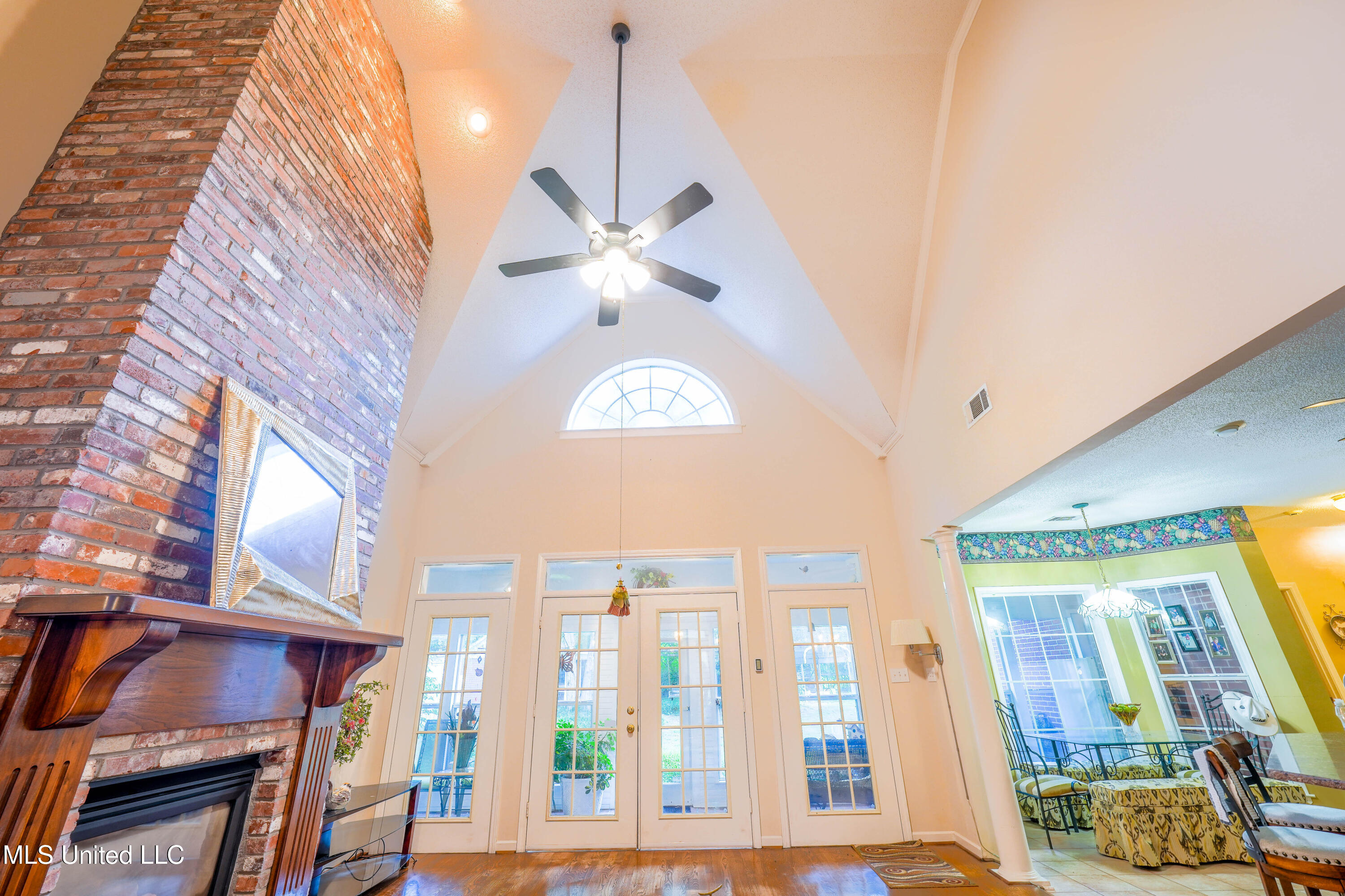 19 Peel Lane Property Photo 8