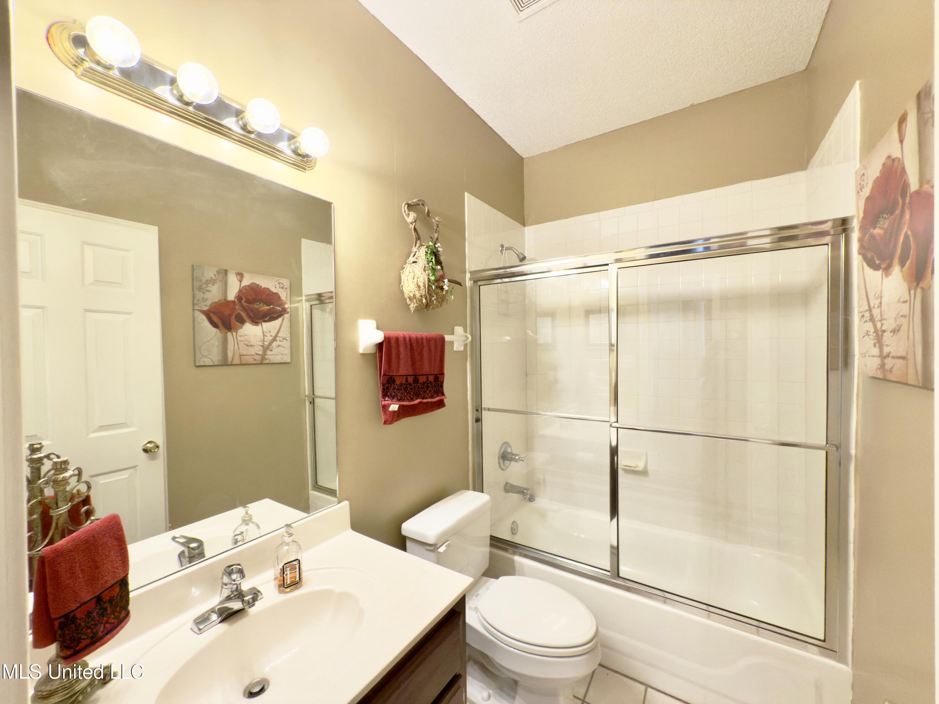19 Peel Lane Property Photo 18