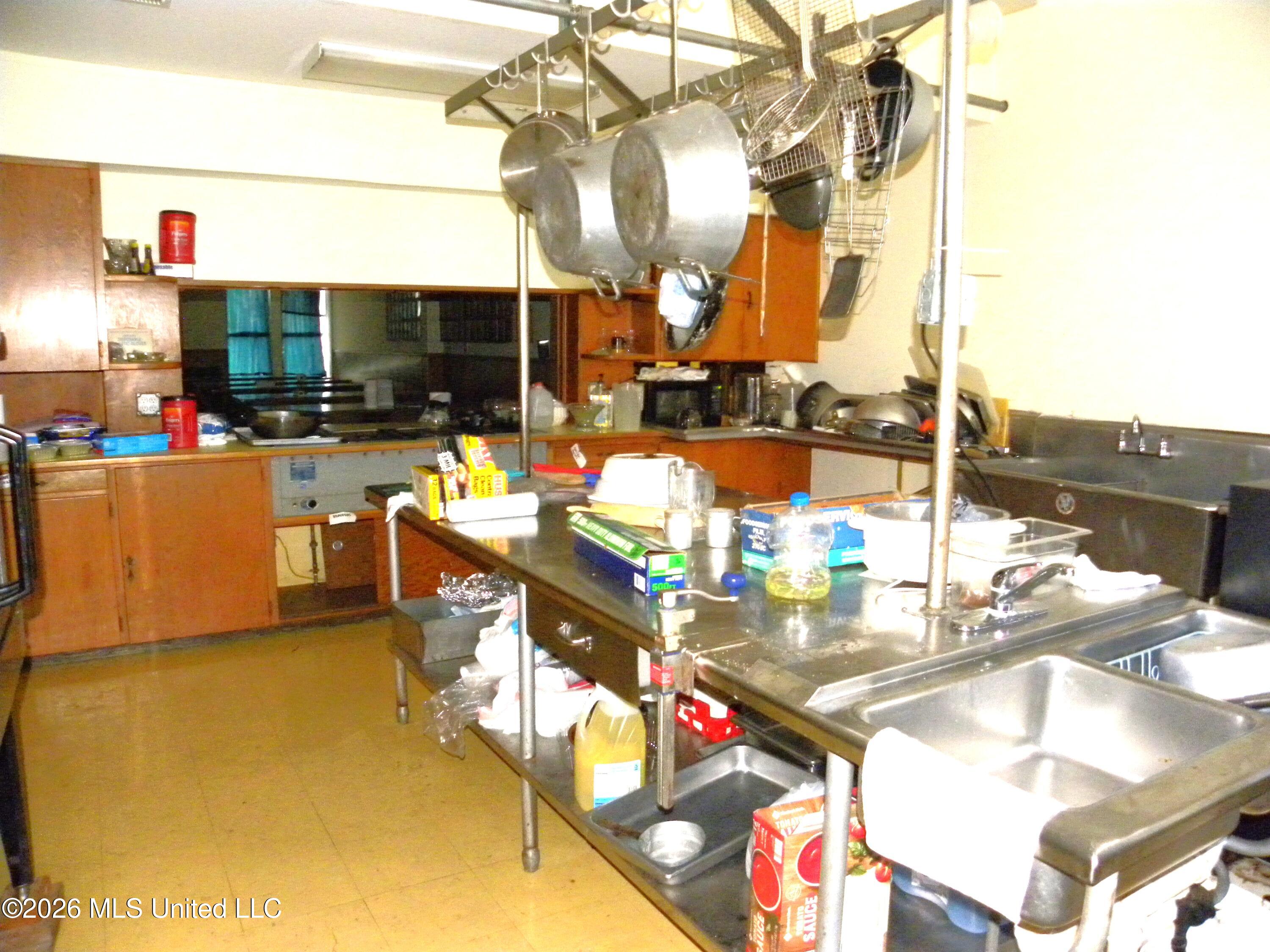 713 Howard Avenue Property Photo 18