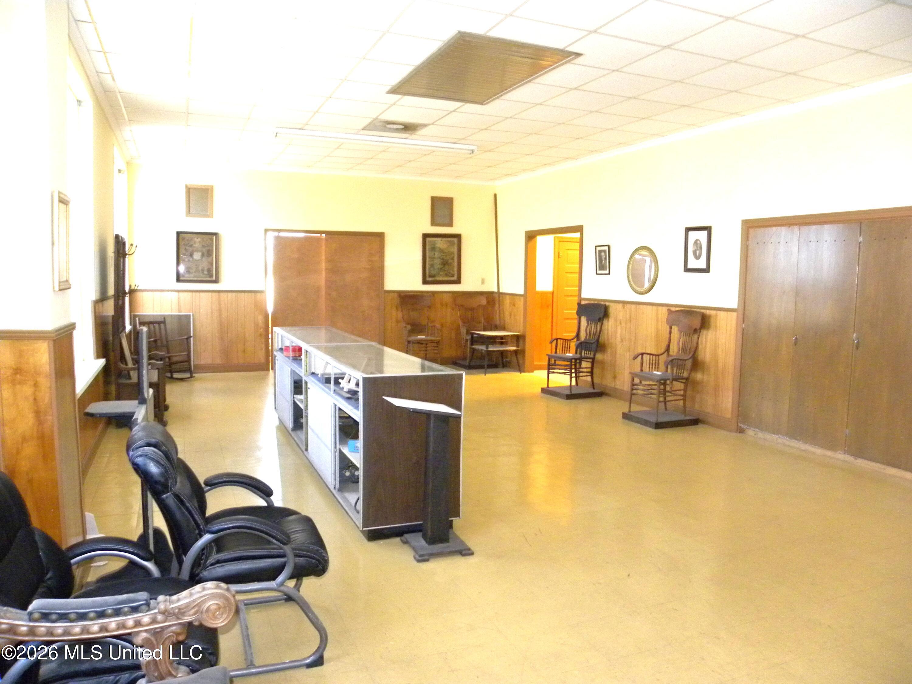 713 Howard Avenue Property Photo 25