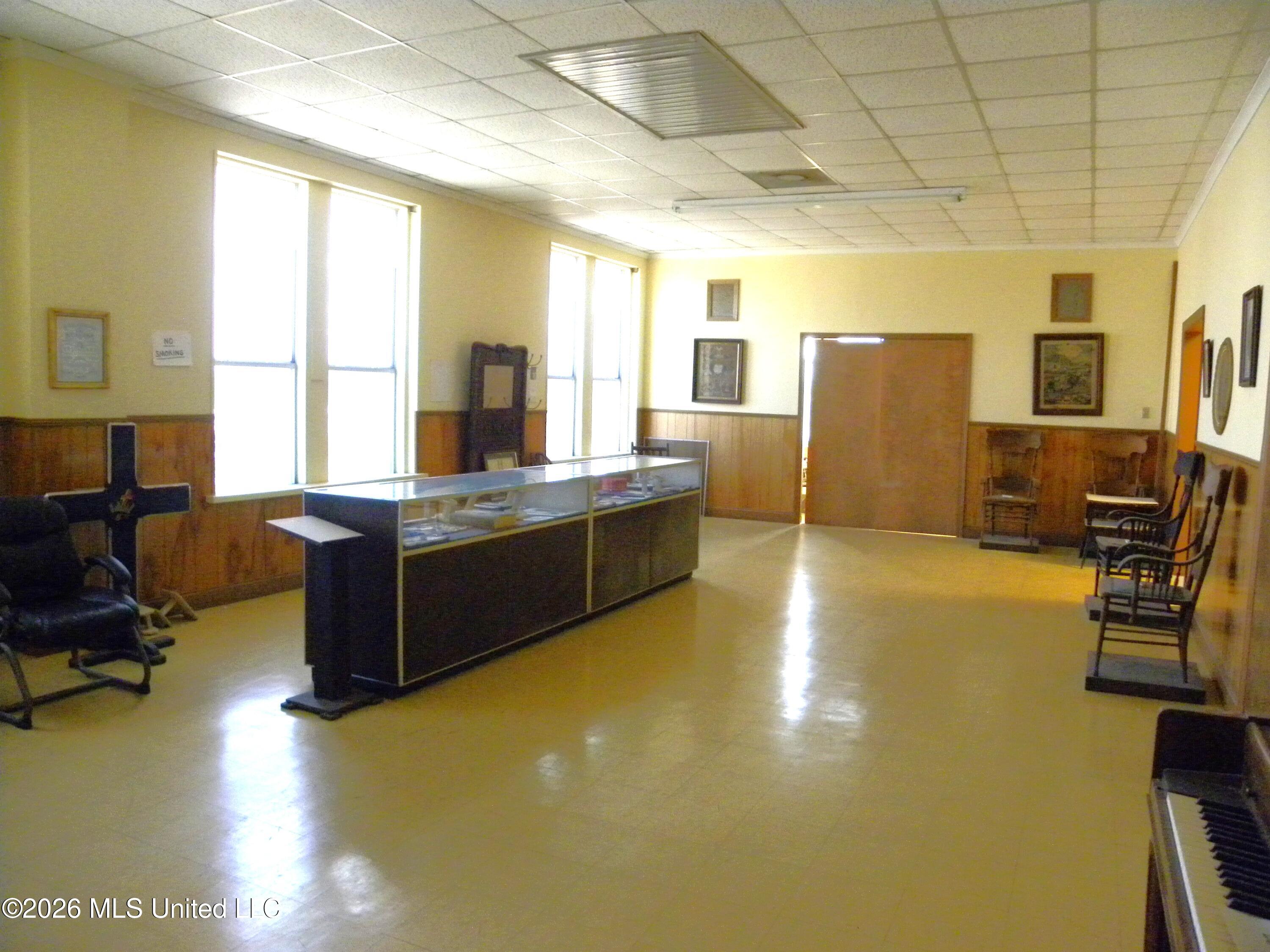 713 Howard Avenue Property Photo 26