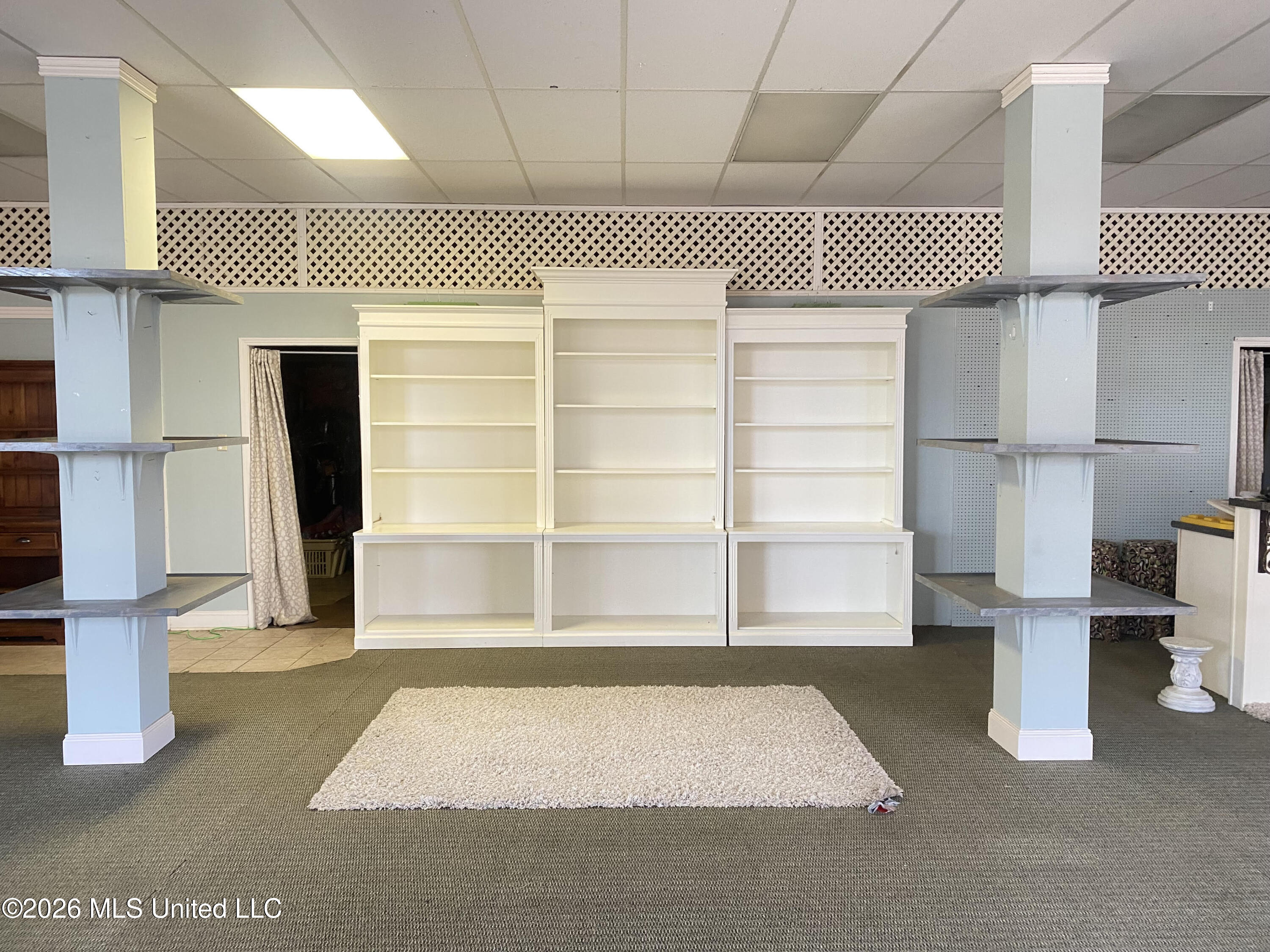 150 E College Avenue Property Photo 4