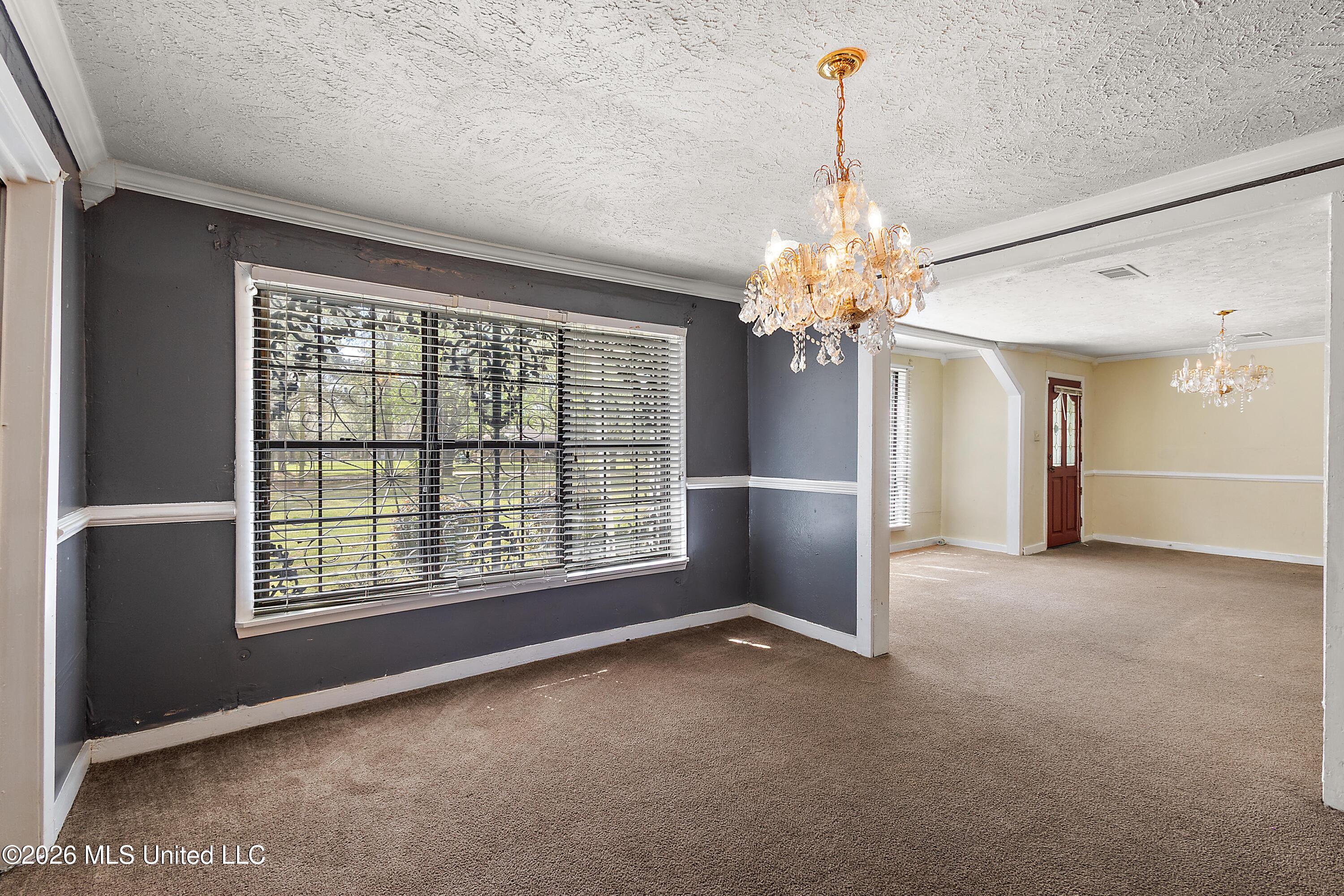 1409 Ross Circle Property Photo 3