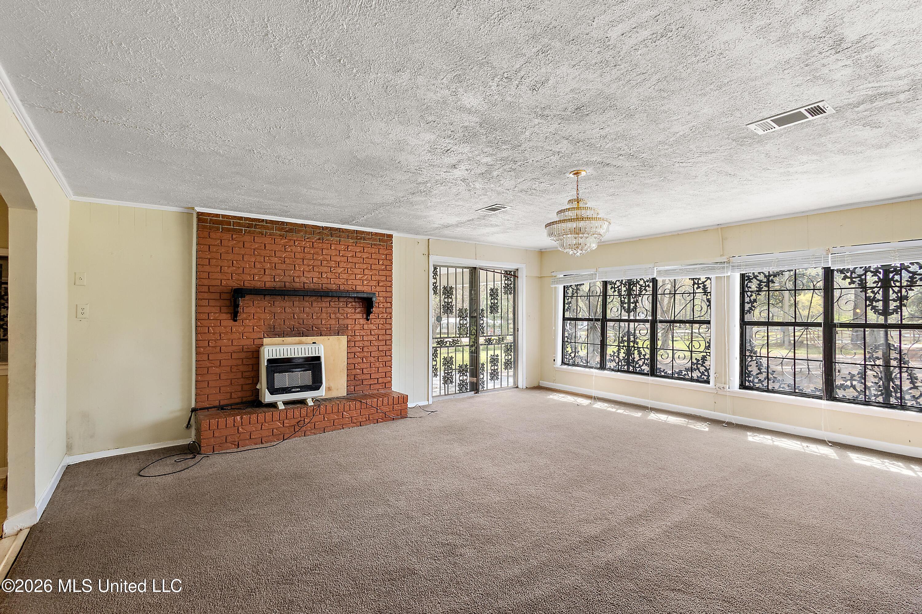 1409 Ross Circle Property Photo 4