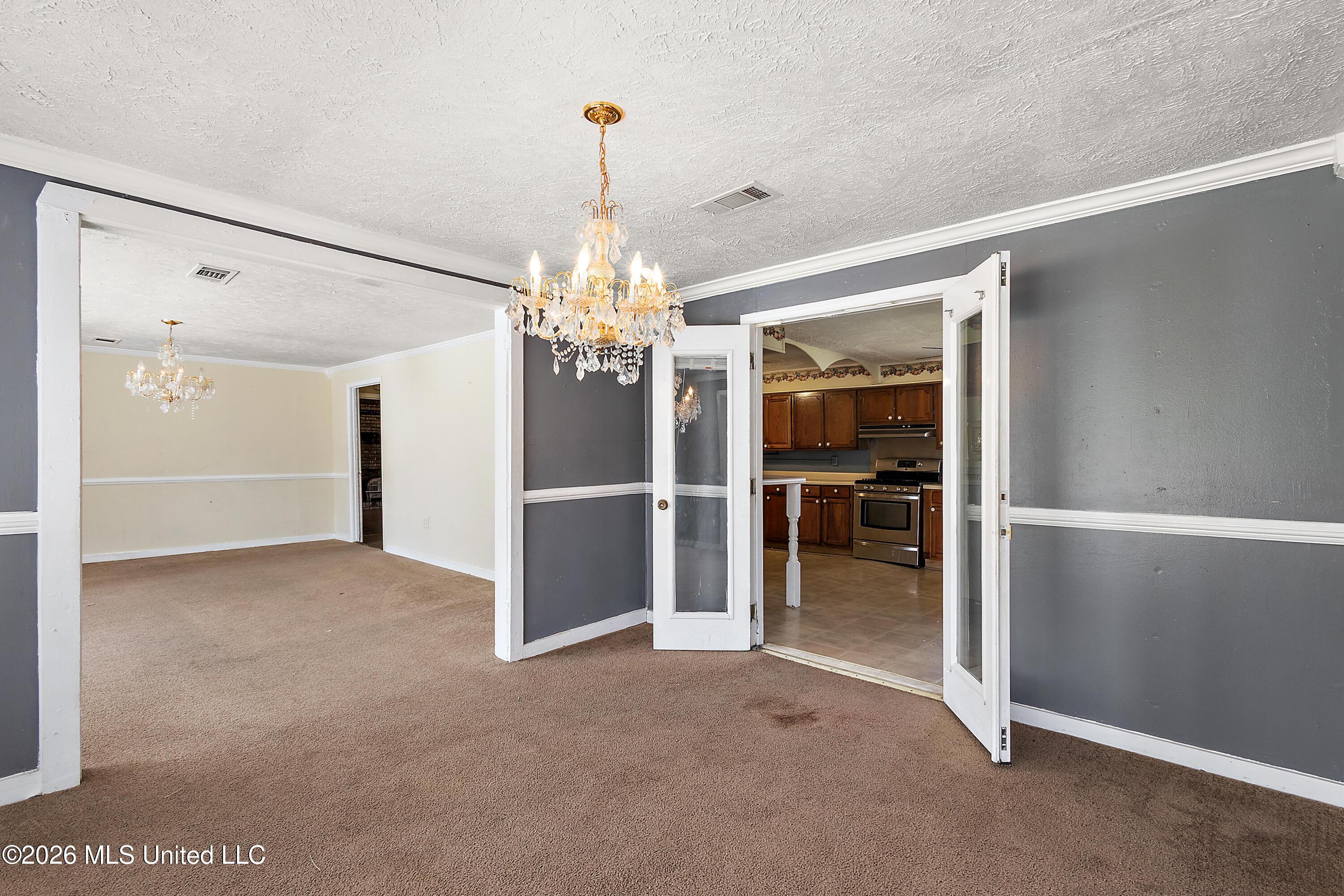 1409 Ross Circle Property Photo 5