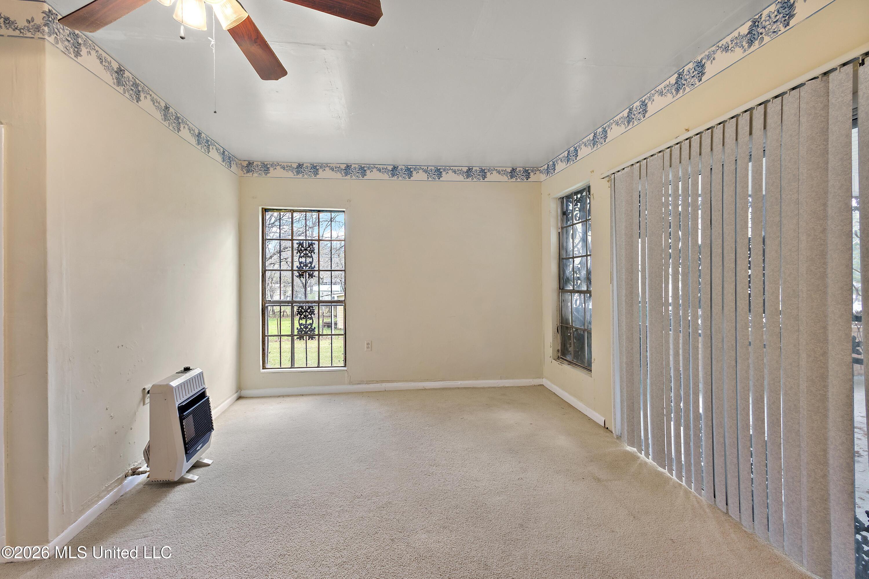 1409 Ross Circle Property Photo 7