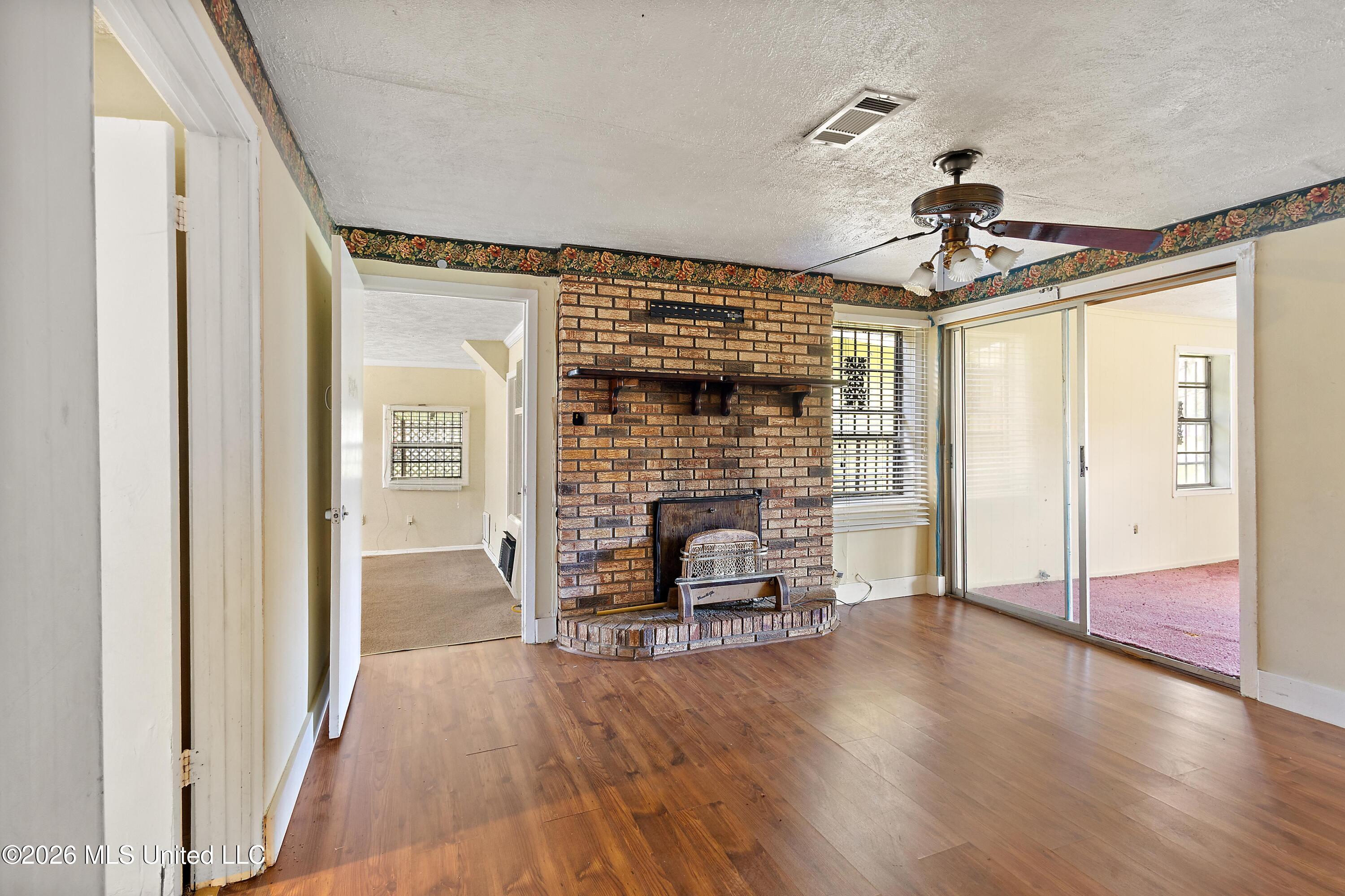 1409 Ross Circle Property Photo 11