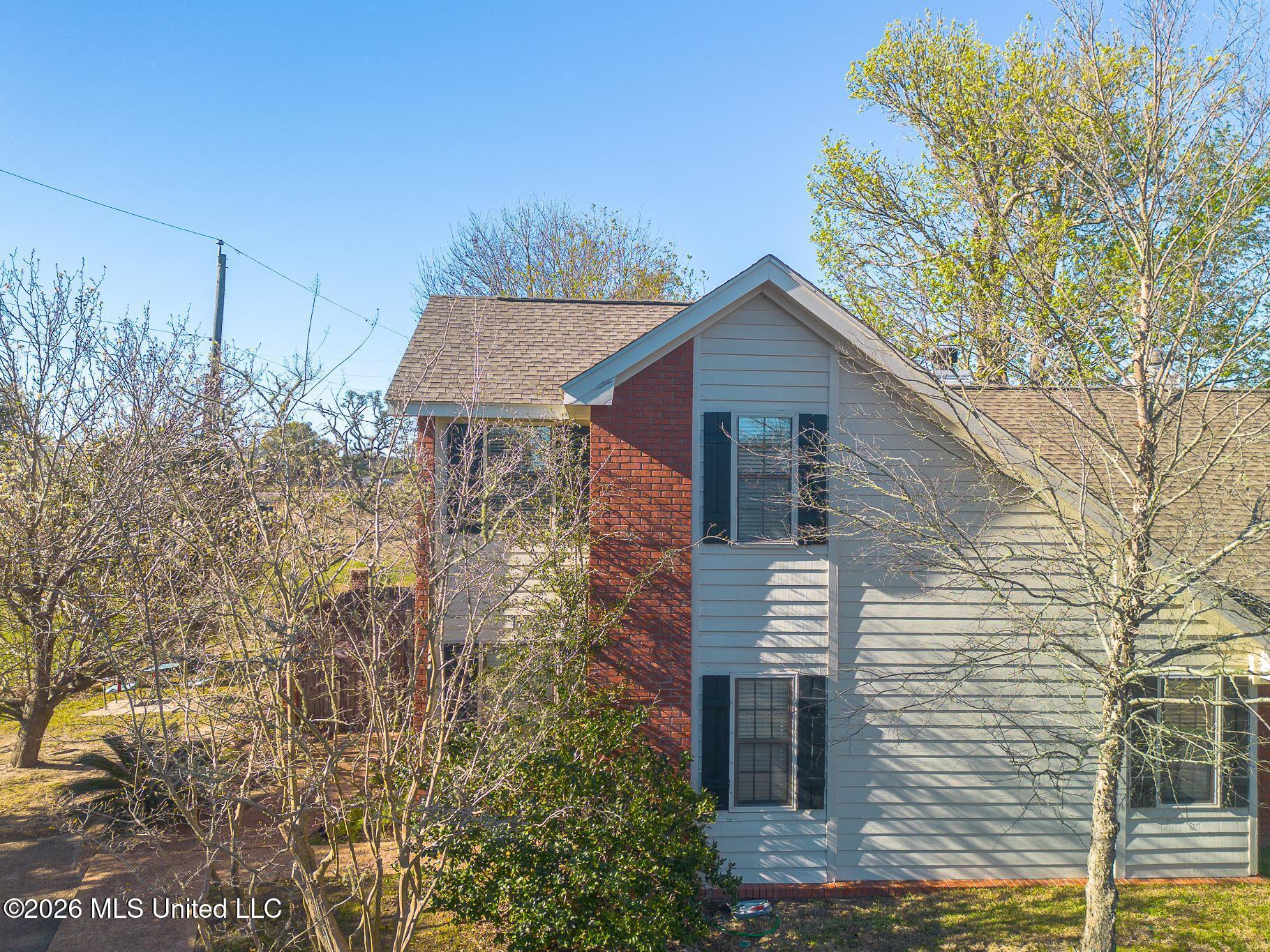 118 Sunridge Park Property Photo 1